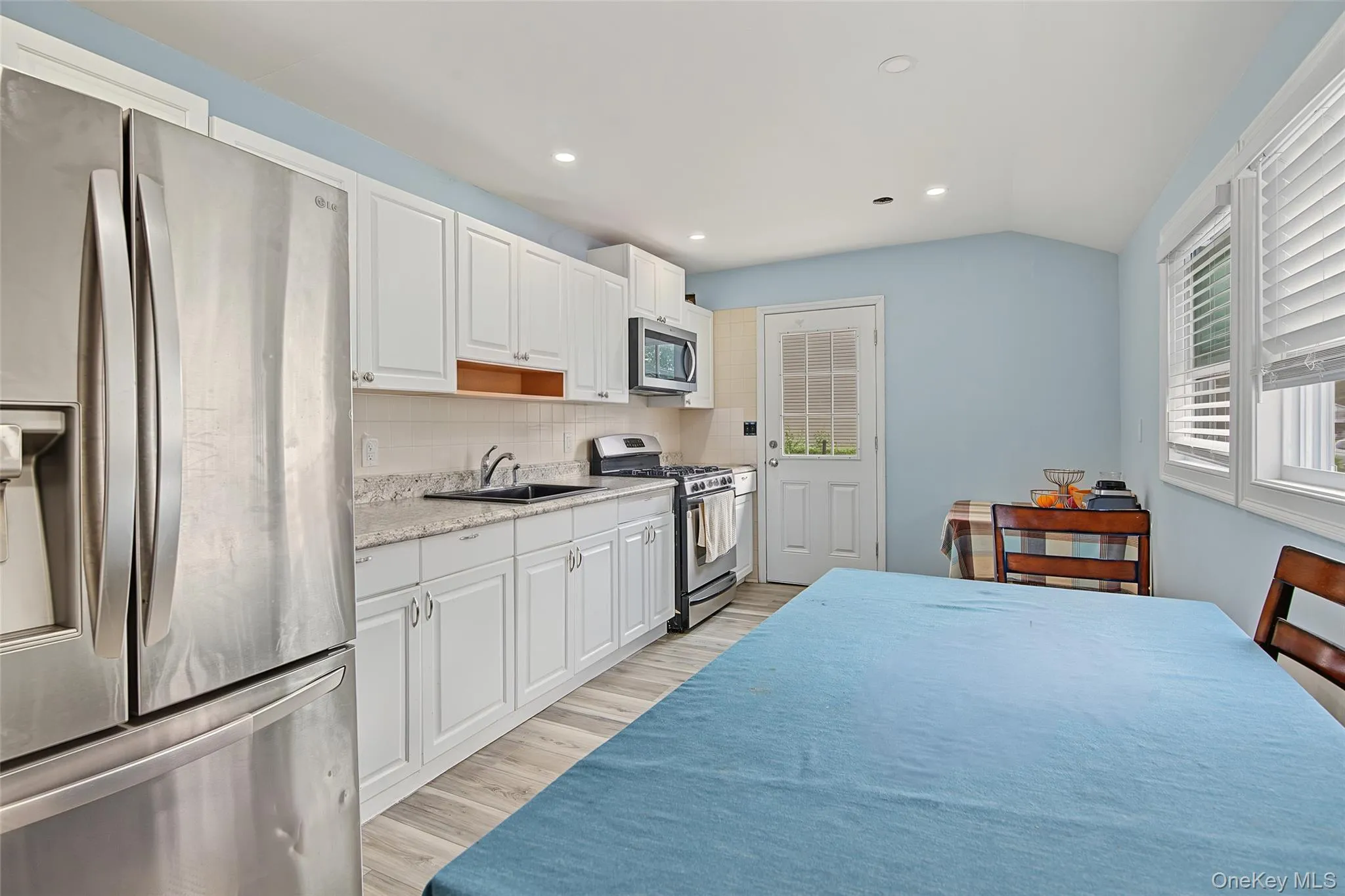 1085 Bay Shore Avenue, Islip, NY, 3 Bedrooms Bedrooms, 7 Rooms Rooms,3 BathroomsBathrooms,Residential,For Rent,Bay Shore,0,1048032 1085 Bay Shore Avenue, Islip, NY, 3 Bedrooms Bedrooms, 7 Rooms Rooms,3 BathroomsBathrooms,Residential,For Rent,Bay Shore,0,1048032