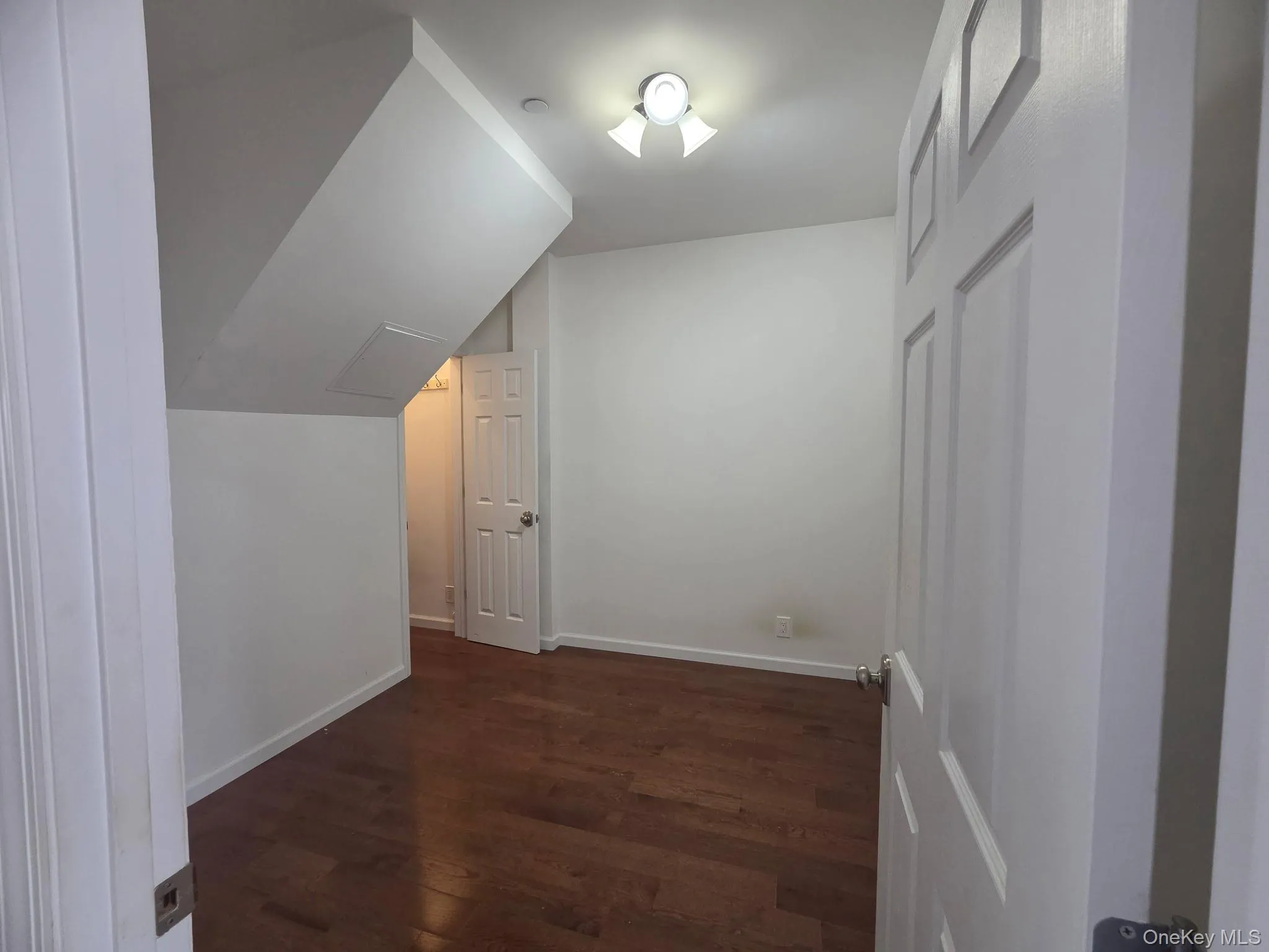 4043 97th Street, New York, NY, 3 Bedroom Bedrooms, 7 Room Rooms,2 BathroomBathrooms,Residential Lease,For Rent,97th,0,1048035 4043 97th Street, New York, NY, 3 Bedroom Bedrooms, 7 Room Rooms,2 BathroomBathrooms,Residential Lease,For Rent,97th,0,1048035