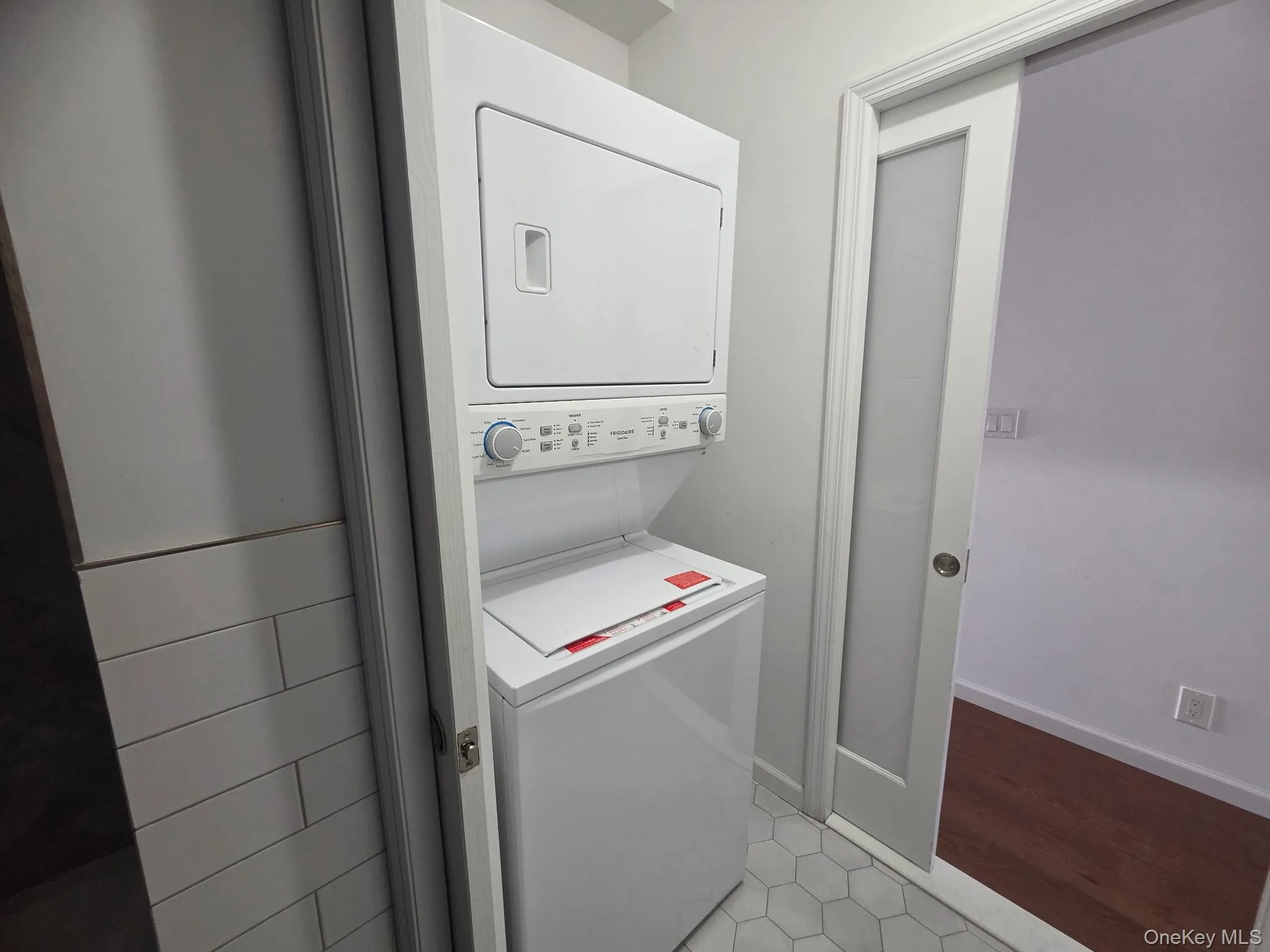 4043 97th Street, New York, NY, 3 Bedroom Bedrooms, 7 Room Rooms,2 BathroomBathrooms,Residential Lease,For Rent,97th,0,1048035 4043 97th Street, New York, NY, 3 Bedroom Bedrooms, 7 Room Rooms,2 BathroomBathrooms,Residential Lease,For Rent,97th,0,1048035