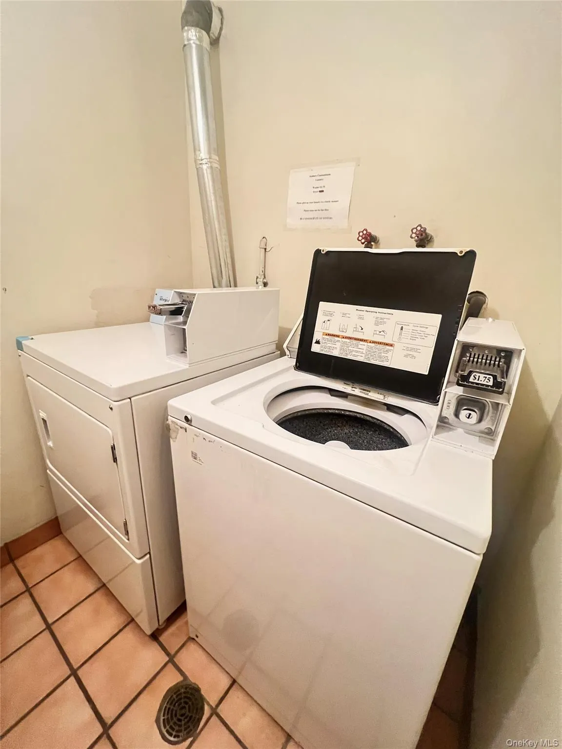 56-16 Seabury Street, New York, NY, 1 Bedroom Bedrooms, 3 Rooms Rooms,1 BathroomBathrooms,Residential,For Rent,Seabury,0,1048049 56-16 Seabury Street, New York, NY, 1 Bedroom Bedrooms, 3 Rooms Rooms,1 BathroomBathrooms,Residential,For Rent,Seabury,0,1048049
