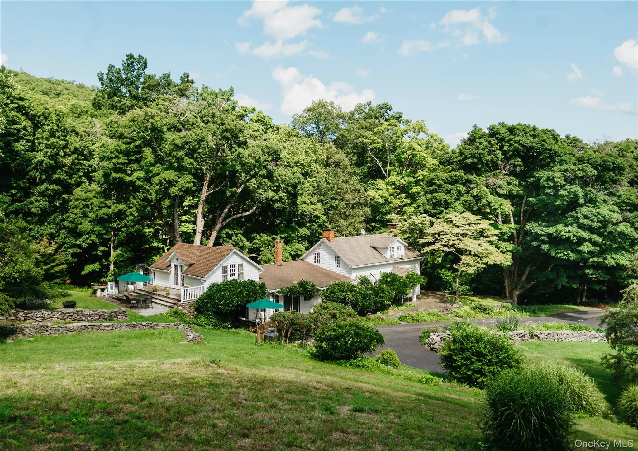 190 Lewis Hollow Road, Woodstock, NY, 3 Bedrooms Bedrooms, 10 Rooms Rooms,3 BathroomsBathrooms,Residential,For Rent,Lewis Hollow,0,1048053 190 Lewis Hollow Road, Woodstock, NY, 3 Bedrooms Bedrooms, 10 Rooms Rooms,3 BathroomsBathrooms,Residential,For Rent,Lewis Hollow,0,1048053