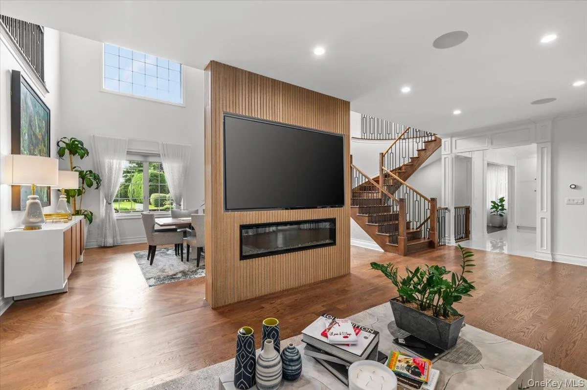 105 Woodhill Lane, North Hempstead, NY, 4 Bedrooms Bedrooms, 14 Rooms Rooms,4 BathroomsBathrooms,Residential,For Rent,Woodhill,0,1048059 105 Woodhill Lane, North Hempstead, NY, 4 Bedrooms Bedrooms, 14 Rooms Rooms,4 BathroomsBathrooms,Residential,For Rent,Woodhill,0,1048059