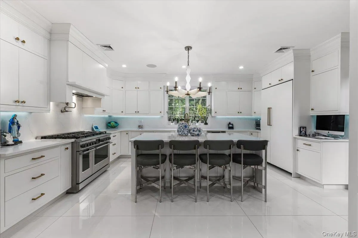 105 Woodhill Lane, North Hempstead, NY, 4 Bedrooms Bedrooms, 14 Rooms Rooms,4 BathroomsBathrooms,Residential,For Rent,Woodhill,0,1048059 105 Woodhill Lane, North Hempstead, NY, 4 Bedrooms Bedrooms, 14 Rooms Rooms,4 BathroomsBathrooms,Residential,For Rent,Woodhill,0,1048059