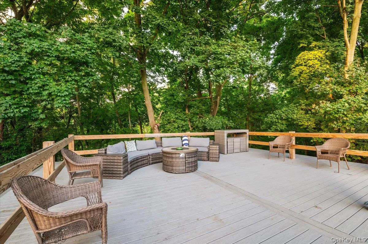 105 Woodhill Lane, North Hempstead, NY, 4 Bedrooms Bedrooms, 14 Rooms Rooms,4 BathroomsBathrooms,Residential,For Rent,Woodhill,0,1048059 105 Woodhill Lane, North Hempstead, NY, 4 Bedrooms Bedrooms, 14 Rooms Rooms,4 BathroomsBathrooms,Residential,For Rent,Woodhill,0,1048059