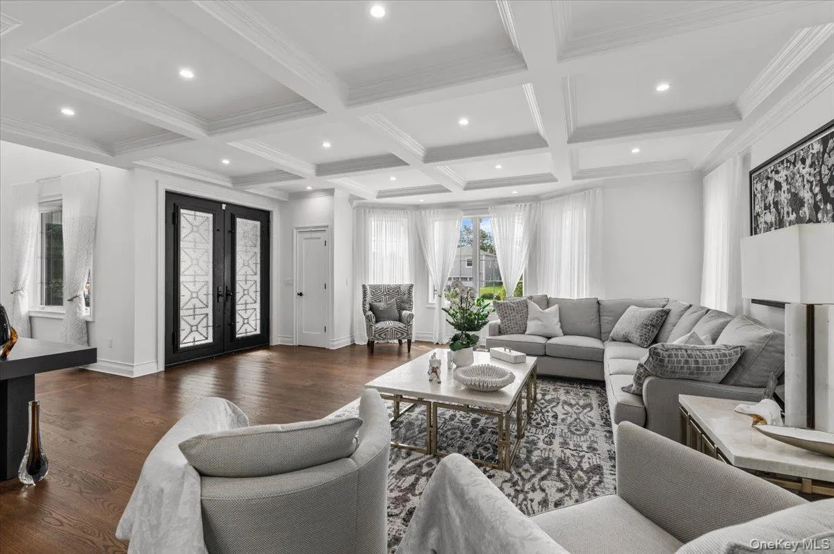 105 Woodhill Lane, North Hempstead, NY, 4 Bedrooms Bedrooms, 14 Rooms Rooms,4 BathroomsBathrooms,Residential,For Rent,Woodhill,0,1048059 105 Woodhill Lane, North Hempstead, NY, 4 Bedrooms Bedrooms, 14 Rooms Rooms,4 BathroomsBathrooms,Residential,For Rent,Woodhill,0,1048059