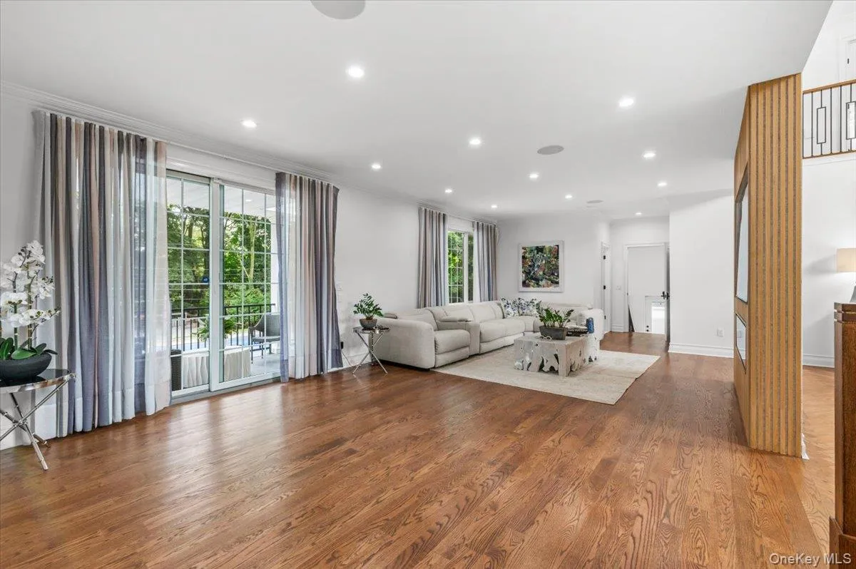 105 Woodhill Lane, North Hempstead, NY, 4 Bedrooms Bedrooms, 14 Rooms Rooms,4 BathroomsBathrooms,Residential,For Rent,Woodhill,0,1048059 105 Woodhill Lane, North Hempstead, NY, 4 Bedrooms Bedrooms, 14 Rooms Rooms,4 BathroomsBathrooms,Residential,For Rent,Woodhill,0,1048059