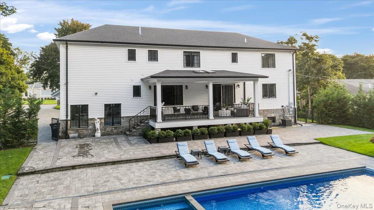 105 Woodhill Lane, North Hempstead, NY, 4 Bedrooms Bedrooms, 14 Rooms Rooms,4 BathroomsBathrooms,Residential,For Rent,Woodhill,0,1048059 105 Woodhill Lane, North Hempstead, NY, 4 Bedrooms Bedrooms, 14 Rooms Rooms,4 BathroomsBathrooms,Residential,For Rent,Woodhill,0,1048059