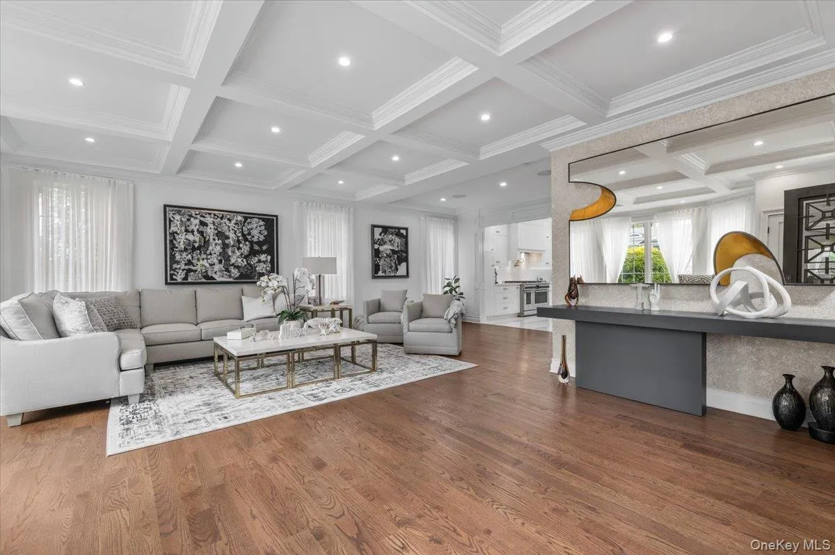 105 Woodhill Lane, North Hempstead, NY, 4 Bedrooms Bedrooms, 14 Rooms Rooms,4 BathroomsBathrooms,Residential,For Rent,Woodhill,0,1048059 105 Woodhill Lane, North Hempstead, NY, 4 Bedrooms Bedrooms, 14 Rooms Rooms,4 BathroomsBathrooms,Residential,For Rent,Woodhill,0,1048059