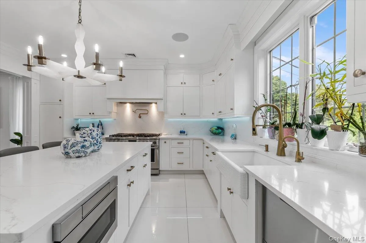 105 Woodhill Lane, North Hempstead, NY, 4 Bedrooms Bedrooms, 14 Rooms Rooms,4 BathroomsBathrooms,Residential,For Rent,Woodhill,0,1048059 105 Woodhill Lane, North Hempstead, NY, 4 Bedrooms Bedrooms, 14 Rooms Rooms,4 BathroomsBathrooms,Residential,For Rent,Woodhill,0,1048059