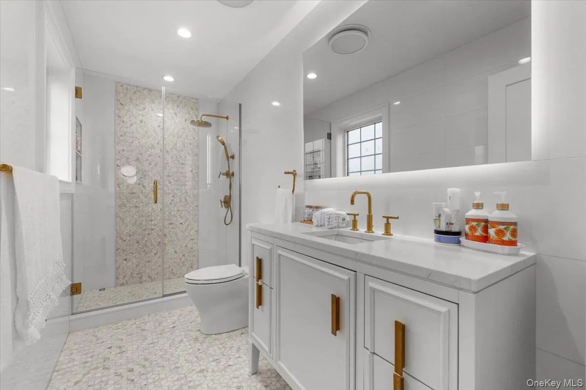 105 Woodhill Lane, North Hempstead, NY, 4 Bedrooms Bedrooms, 14 Rooms Rooms,4 BathroomsBathrooms,Residential,For Rent,Woodhill,0,1048059 105 Woodhill Lane, North Hempstead, NY, 4 Bedrooms Bedrooms, 14 Rooms Rooms,4 BathroomsBathrooms,Residential,For Rent,Woodhill,0,1048059