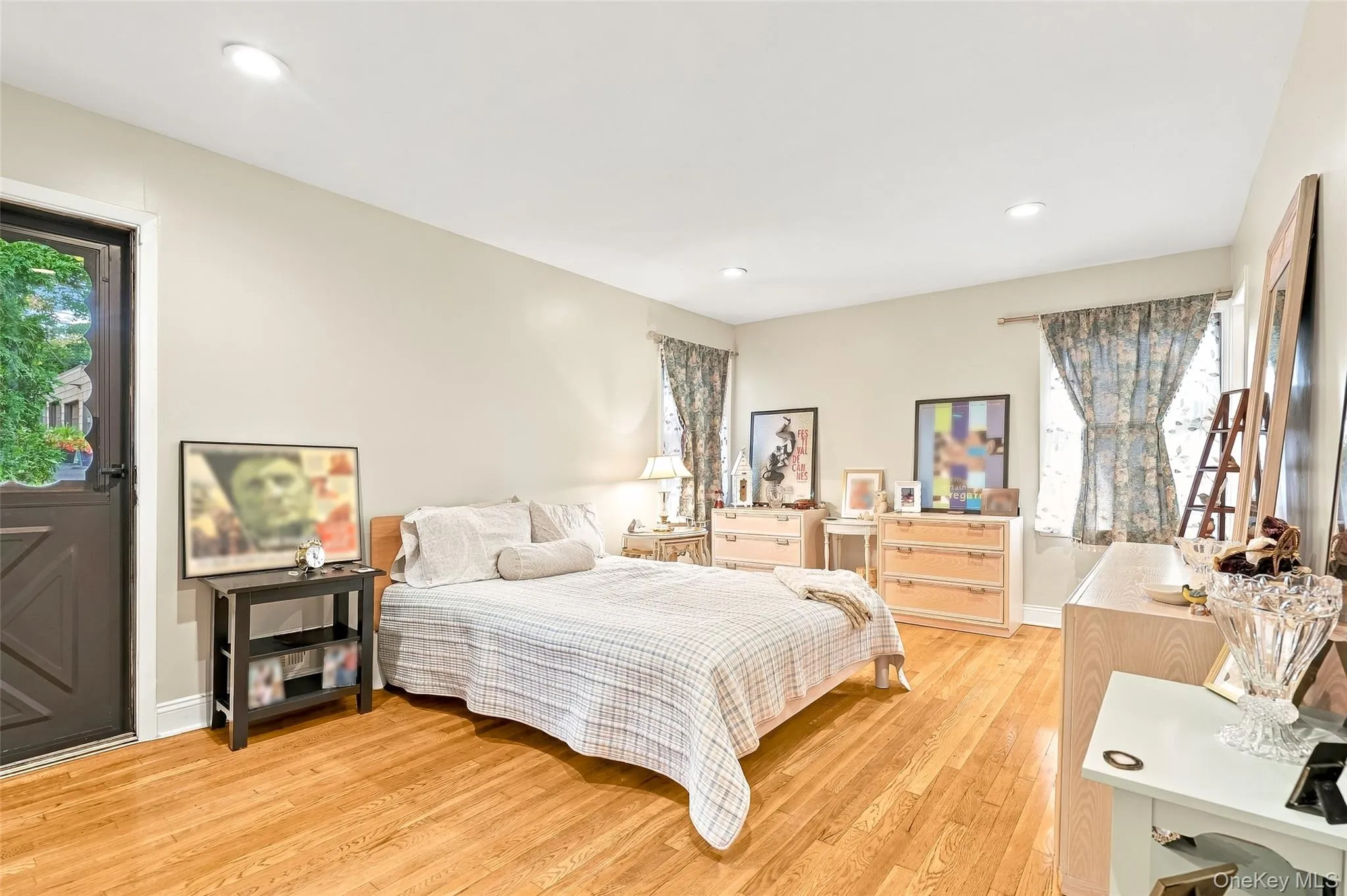 Primary suite with bedroom and ensuite bath Primary suite with bedroom and ensuite bath