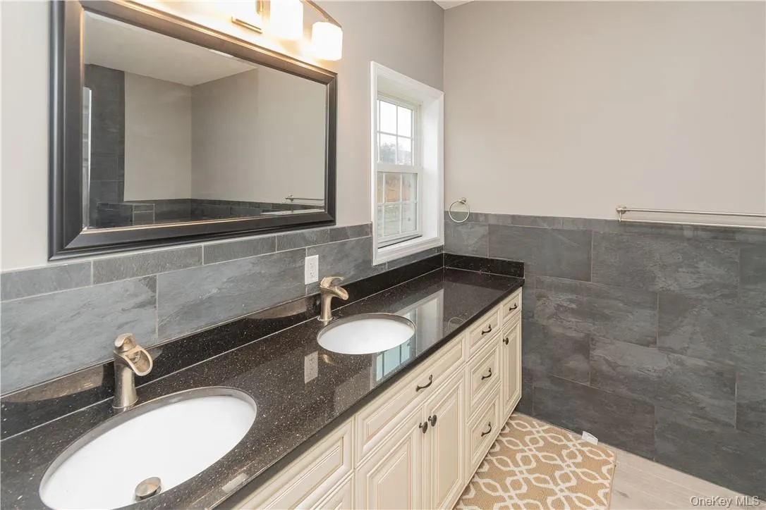 66 Mulberry Lane, Marlboro, NY, 3 Bedrooms Bedrooms, 7 Rooms Rooms,2 BathroomsBathrooms,Residential Lease,For Rent,Mulberry,0,1048062 66 Mulberry Lane, Marlboro, NY, 3 Bedrooms Bedrooms, 7 Rooms Rooms,2 BathroomsBathrooms,Residential Lease,For Rent,Mulberry,0,1048062