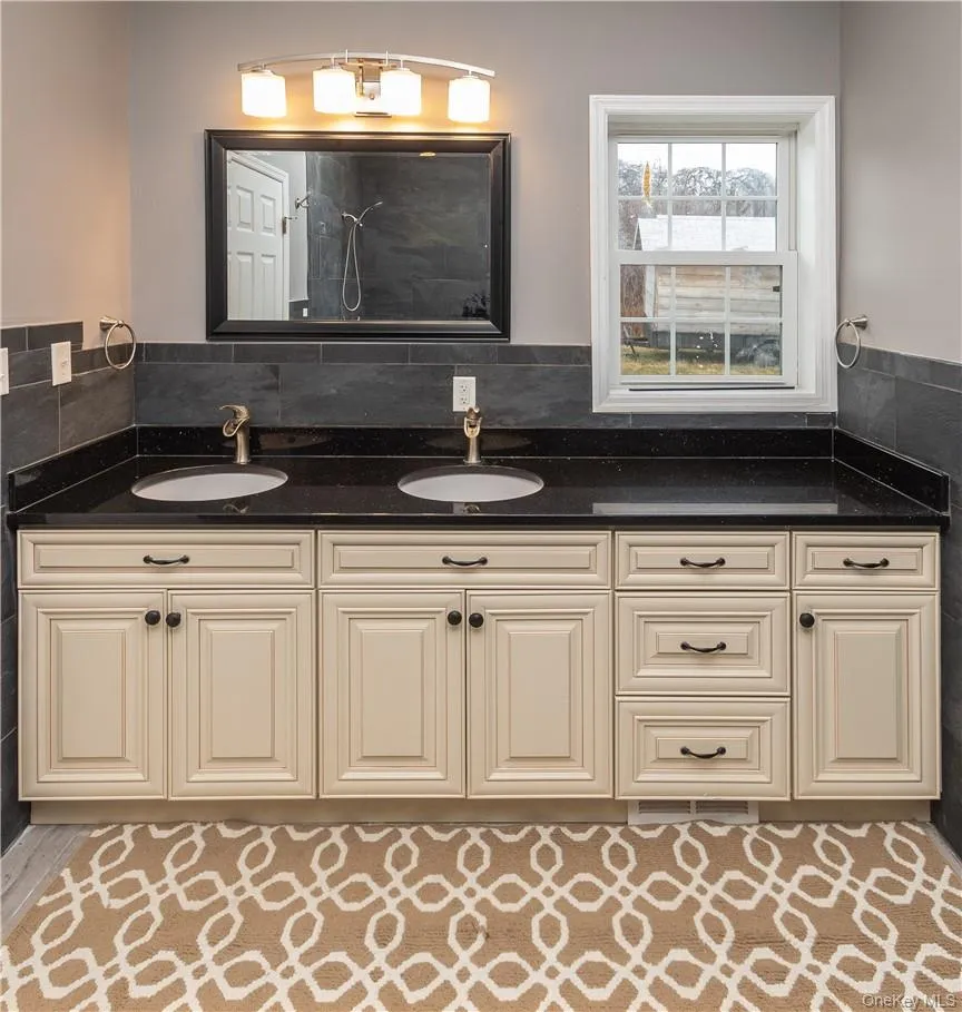 66 Mulberry Lane, Marlboro, NY, 3 Bedrooms Bedrooms, 7 Rooms Rooms,2 BathroomsBathrooms,Residential Lease,For Rent,Mulberry,0,1048062 66 Mulberry Lane, Marlboro, NY, 3 Bedrooms Bedrooms, 7 Rooms Rooms,2 BathroomsBathrooms,Residential Lease,For Rent,Mulberry,0,1048062
