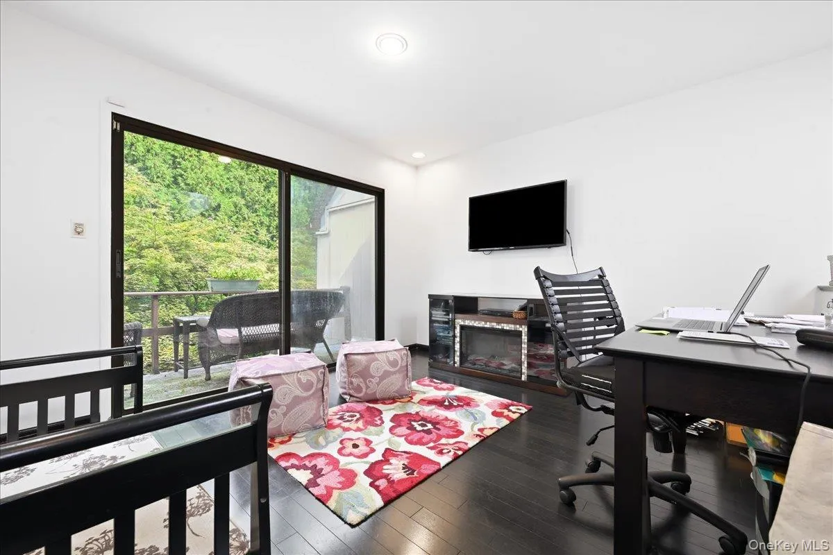 40 Cedar Lane, Oyster Bay, NY, 2 Bedrooms Bedrooms, 7 Rooms Rooms,3 BathroomsBathrooms,Residential,For Rent,Cedar,0,1048063 40 Cedar Lane, Oyster Bay, NY, 2 Bedrooms Bedrooms, 7 Rooms Rooms,3 BathroomsBathrooms,Residential,For Rent,Cedar,0,1048063