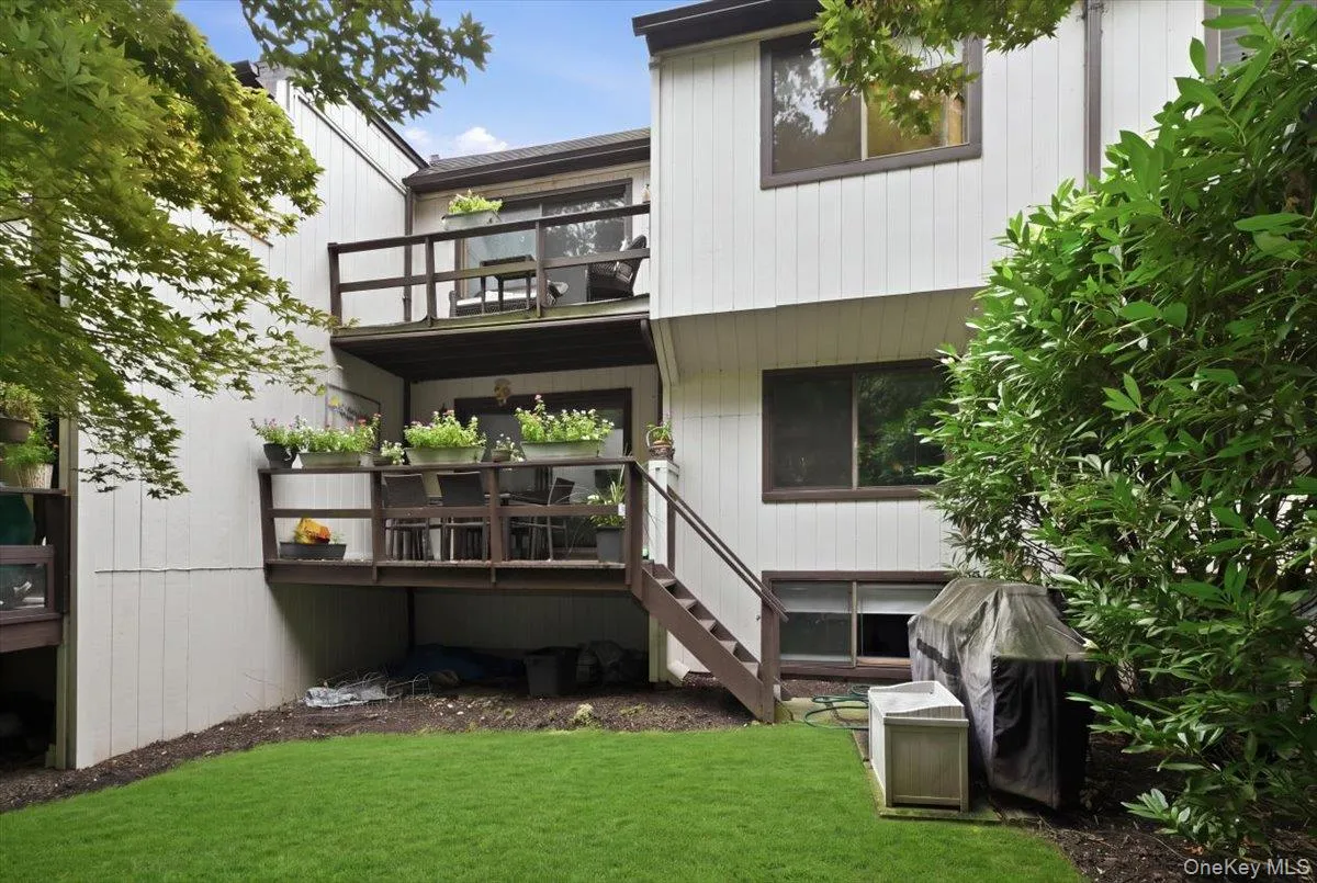 40 Cedar Lane, Oyster Bay, NY, 2 Bedrooms Bedrooms, 7 Rooms Rooms,3 BathroomsBathrooms,Residential,For Rent,Cedar,0,1048063 40 Cedar Lane, Oyster Bay, NY, 2 Bedrooms Bedrooms, 7 Rooms Rooms,3 BathroomsBathrooms,Residential,For Rent,Cedar,0,1048063