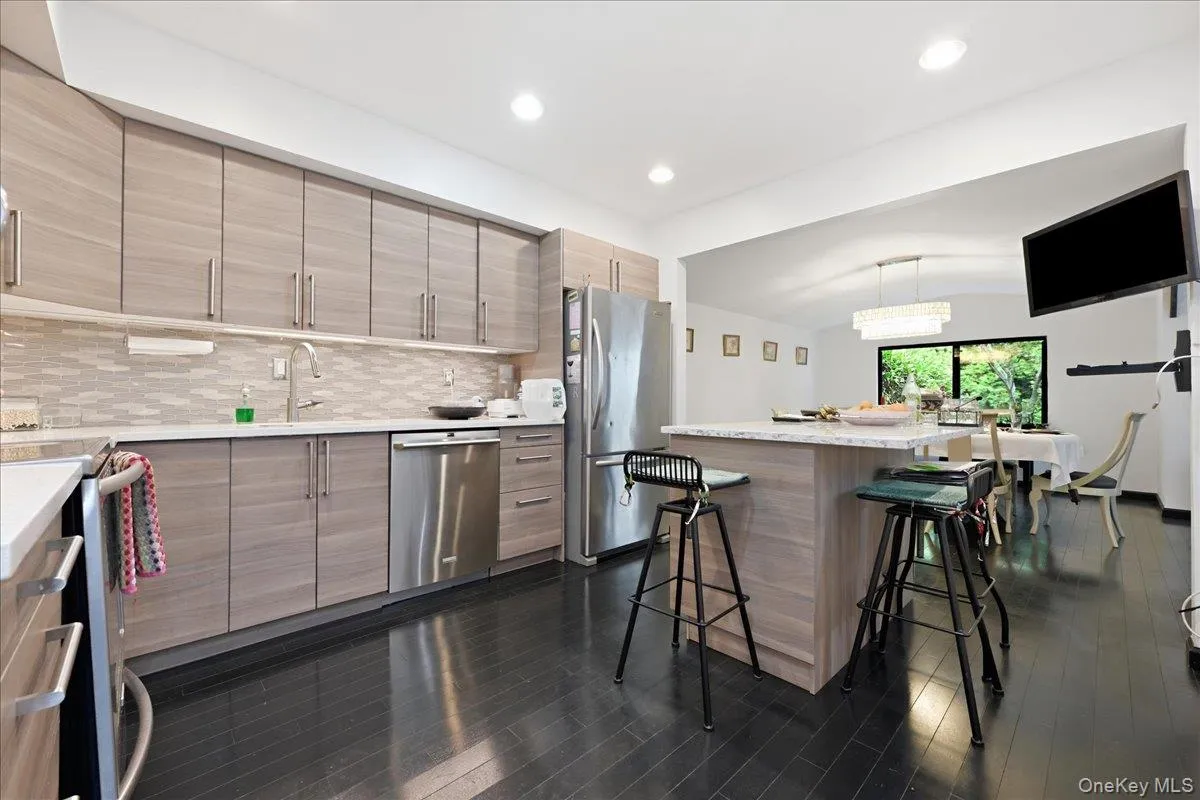 40 Cedar Lane, Oyster Bay, NY, 2 Bedrooms Bedrooms, 7 Rooms Rooms,3 BathroomsBathrooms,Residential,For Rent,Cedar,0,1048063 40 Cedar Lane, Oyster Bay, NY, 2 Bedrooms Bedrooms, 7 Rooms Rooms,3 BathroomsBathrooms,Residential,For Rent,Cedar,0,1048063