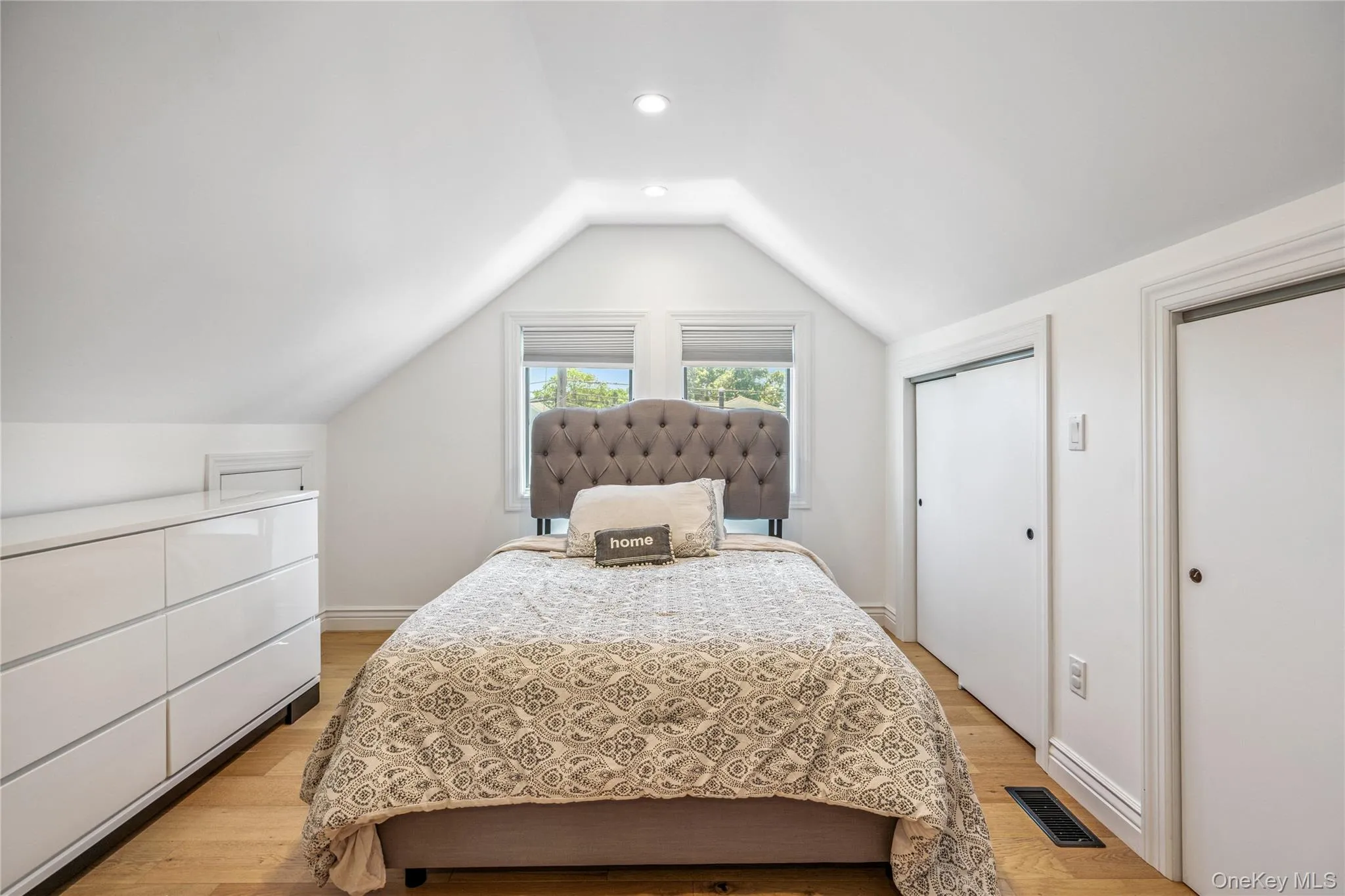 55 Cleveland Street, Brookhaven, NY, 3 Bedrooms Bedrooms, 7 Rooms Rooms,2 BathroomsBathrooms,Residential,For Rent,Cleveland,0,1048064 55 Cleveland Street, Brookhaven, NY, 3 Bedrooms Bedrooms, 7 Rooms Rooms,2 BathroomsBathrooms,Residential,For Rent,Cleveland,0,1048064