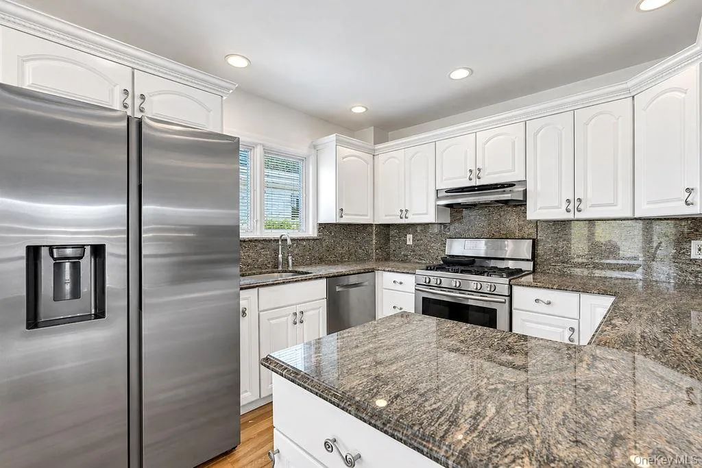 162-07 85th Street, New York, NY, 5 Bedrooms Bedrooms, 10 Rooms Rooms,3 BathroomsBathrooms,Residential,For Rent,85th,0,1048065 162-07 85th Street, New York, NY, 5 Bedrooms Bedrooms, 10 Rooms Rooms,3 BathroomsBathrooms,Residential,For Rent,85th,0,1048065