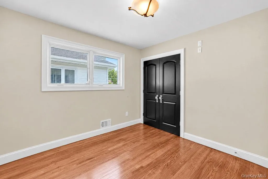 162-07 85th Street, New York, NY, 5 Bedrooms Bedrooms, 10 Rooms Rooms,3 BathroomsBathrooms,Residential,For Rent,85th,0,1048065 162-07 85th Street, New York, NY, 5 Bedrooms Bedrooms, 10 Rooms Rooms,3 BathroomsBathrooms,Residential,For Rent,85th,0,1048065