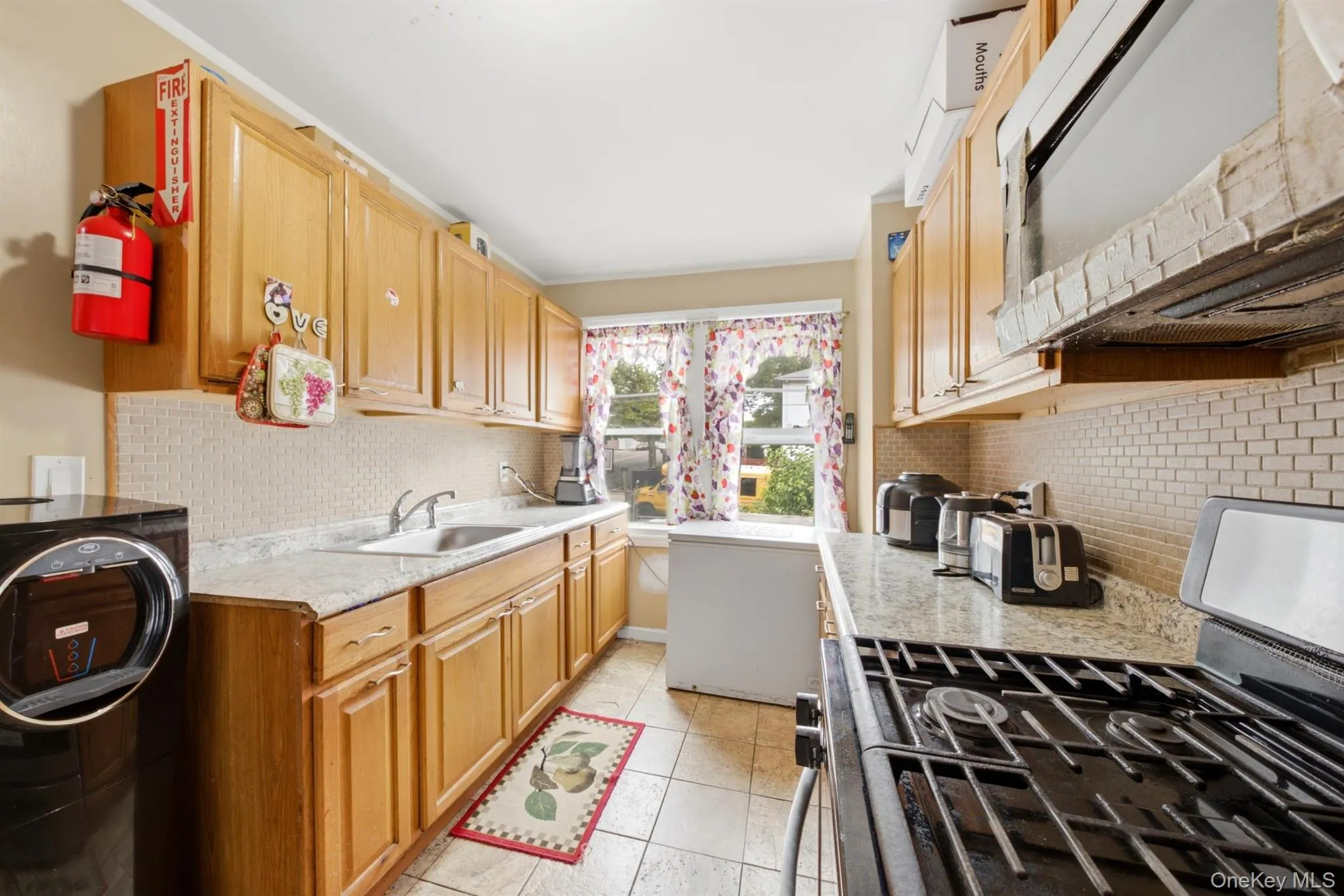 11460 145th Street, New York, NY, 3 Bedrooms Bedrooms, 7 Rooms Rooms,2 BathroomsBathrooms,Residential,For Rent,145th,0,1048067 11460 145th Street, New York, NY, 3 Bedrooms Bedrooms, 7 Rooms Rooms,2 BathroomsBathrooms,Residential,For Rent,145th,0,1048067