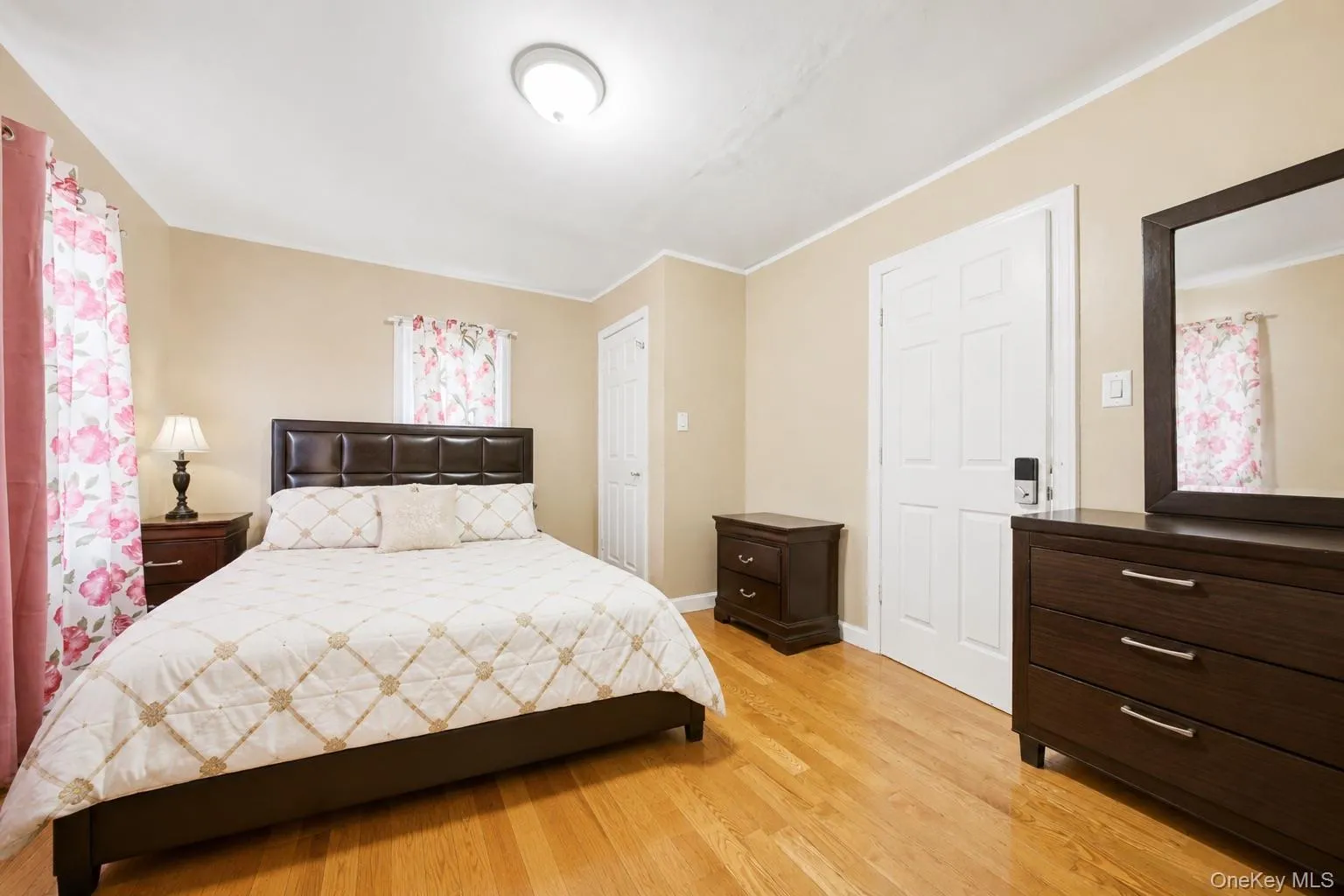 11460 145th Street, New York, NY, 3 Bedrooms Bedrooms, 7 Rooms Rooms,2 BathroomsBathrooms,Residential,For Rent,145th,0,1048067 11460 145th Street, New York, NY, 3 Bedrooms Bedrooms, 7 Rooms Rooms,2 BathroomsBathrooms,Residential,For Rent,145th,0,1048067