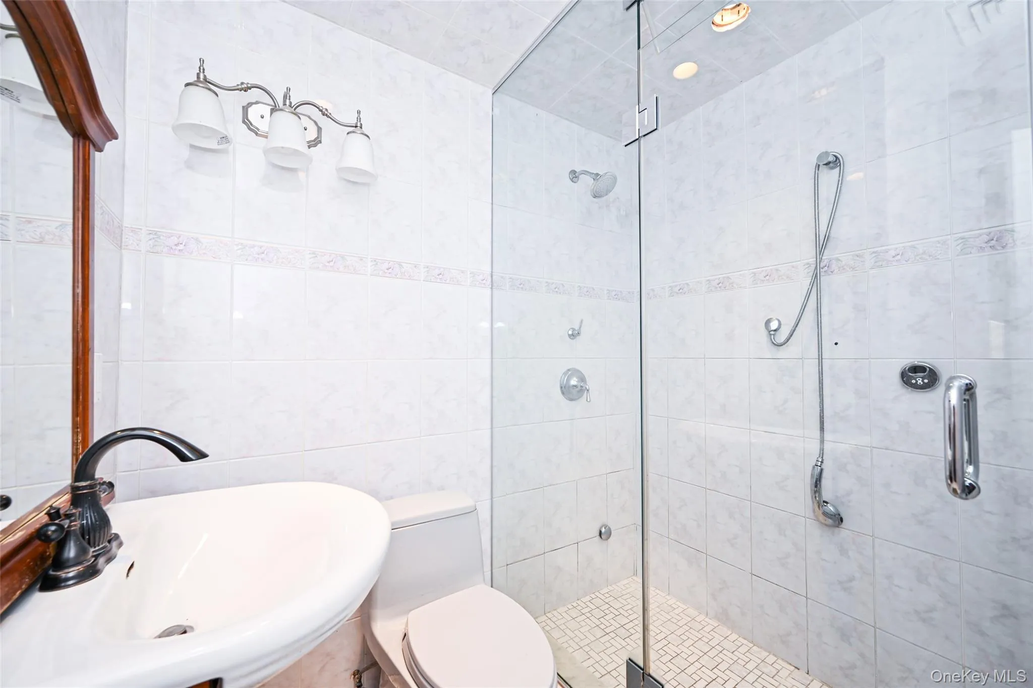 58-12 202nd Street, New York, NY, 3 Bedrooms Bedrooms, 12 Rooms Rooms,3 BathroomsBathrooms,Residential,For Rent,202nd,0,1048068 58-12 202nd Street, New York, NY, 3 Bedrooms Bedrooms, 12 Rooms Rooms,3 BathroomsBathrooms,Residential,For Rent,202nd,0,1048068