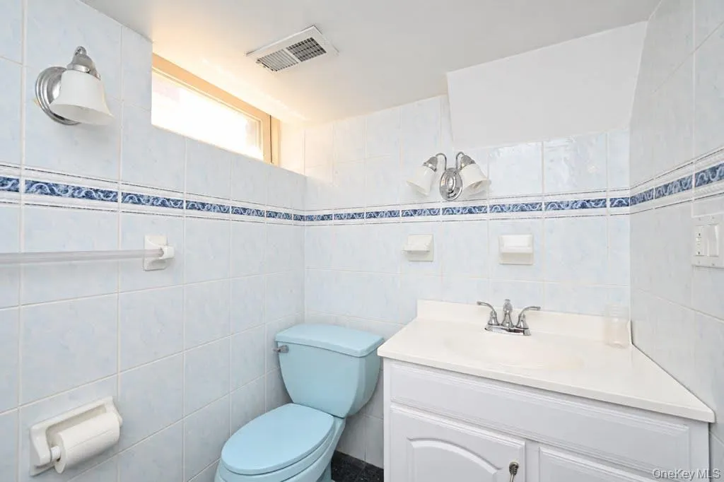 58-12 202nd Street, New York, NY, 3 Bedrooms Bedrooms, 12 Rooms Rooms,3 BathroomsBathrooms,Residential,For Rent,202nd,0,1048068 58-12 202nd Street, New York, NY, 3 Bedrooms Bedrooms, 12 Rooms Rooms,3 BathroomsBathrooms,Residential,For Rent,202nd,0,1048068