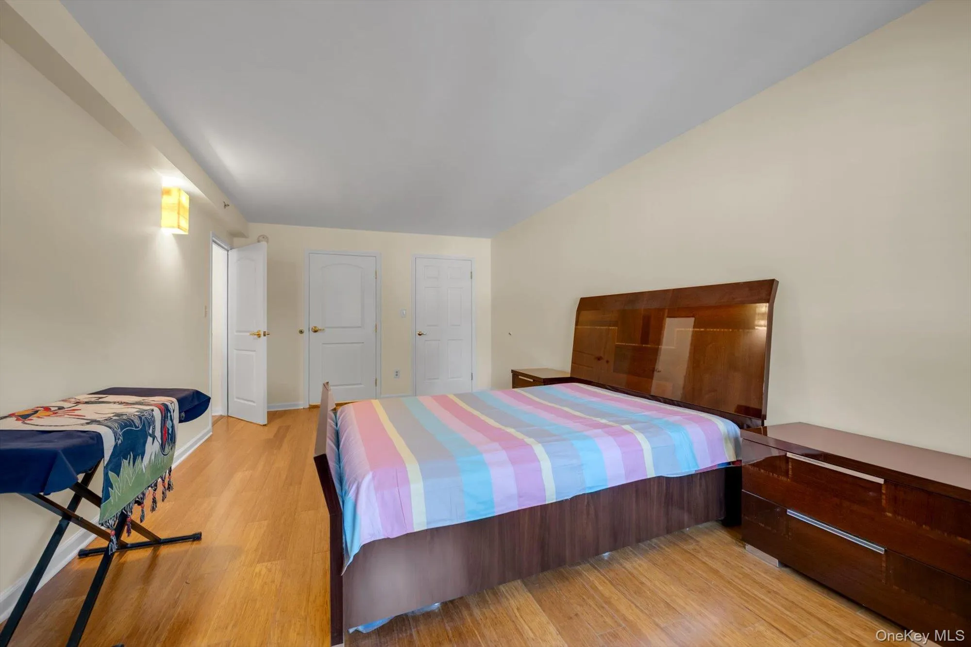 6434 Grand Central Parkway, New York, NY, 2 Bedrooms Bedrooms, 4 Rooms Rooms,2 BathroomsBathrooms,Residential,For Rent,Grand Central,0,1048069 6434 Grand Central Parkway, New York, NY, 2 Bedrooms Bedrooms, 4 Rooms Rooms,2 BathroomsBathrooms,Residential,For Rent,Grand Central,0,1048069