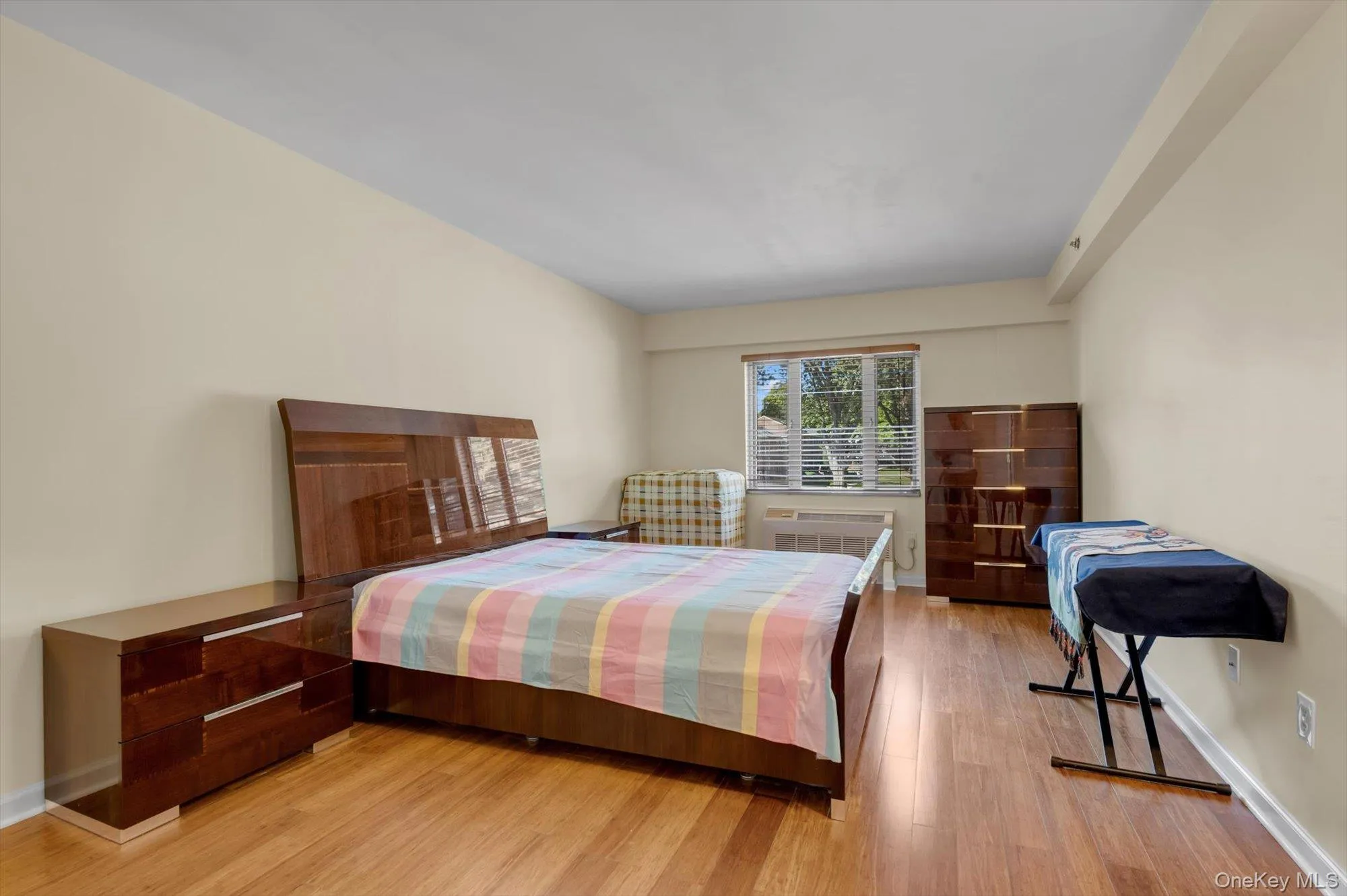 6434 Grand Central Parkway, New York, NY, 2 Bedrooms Bedrooms, 4 Rooms Rooms,2 BathroomsBathrooms,Residential,For Rent,Grand Central,0,1048069 6434 Grand Central Parkway, New York, NY, 2 Bedrooms Bedrooms, 4 Rooms Rooms,2 BathroomsBathrooms,Residential,For Rent,Grand Central,0,1048069