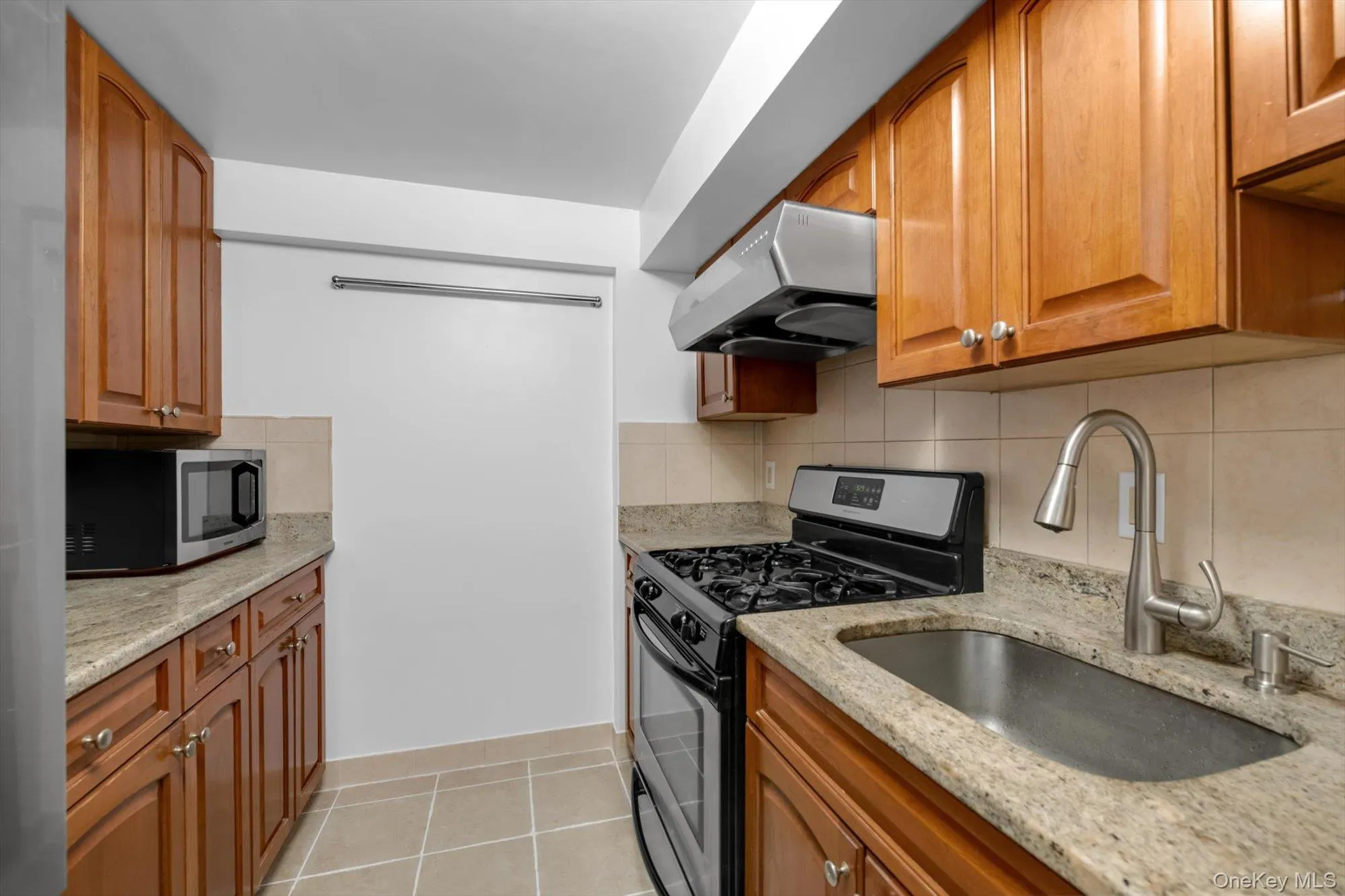 6434 Grand Central Parkway, New York, NY, 2 Bedrooms Bedrooms, 4 Rooms Rooms,2 BathroomsBathrooms,Residential,For Rent,Grand Central,0,1048069 6434 Grand Central Parkway, New York, NY, 2 Bedrooms Bedrooms, 4 Rooms Rooms,2 BathroomsBathrooms,Residential,For Rent,Grand Central,0,1048069