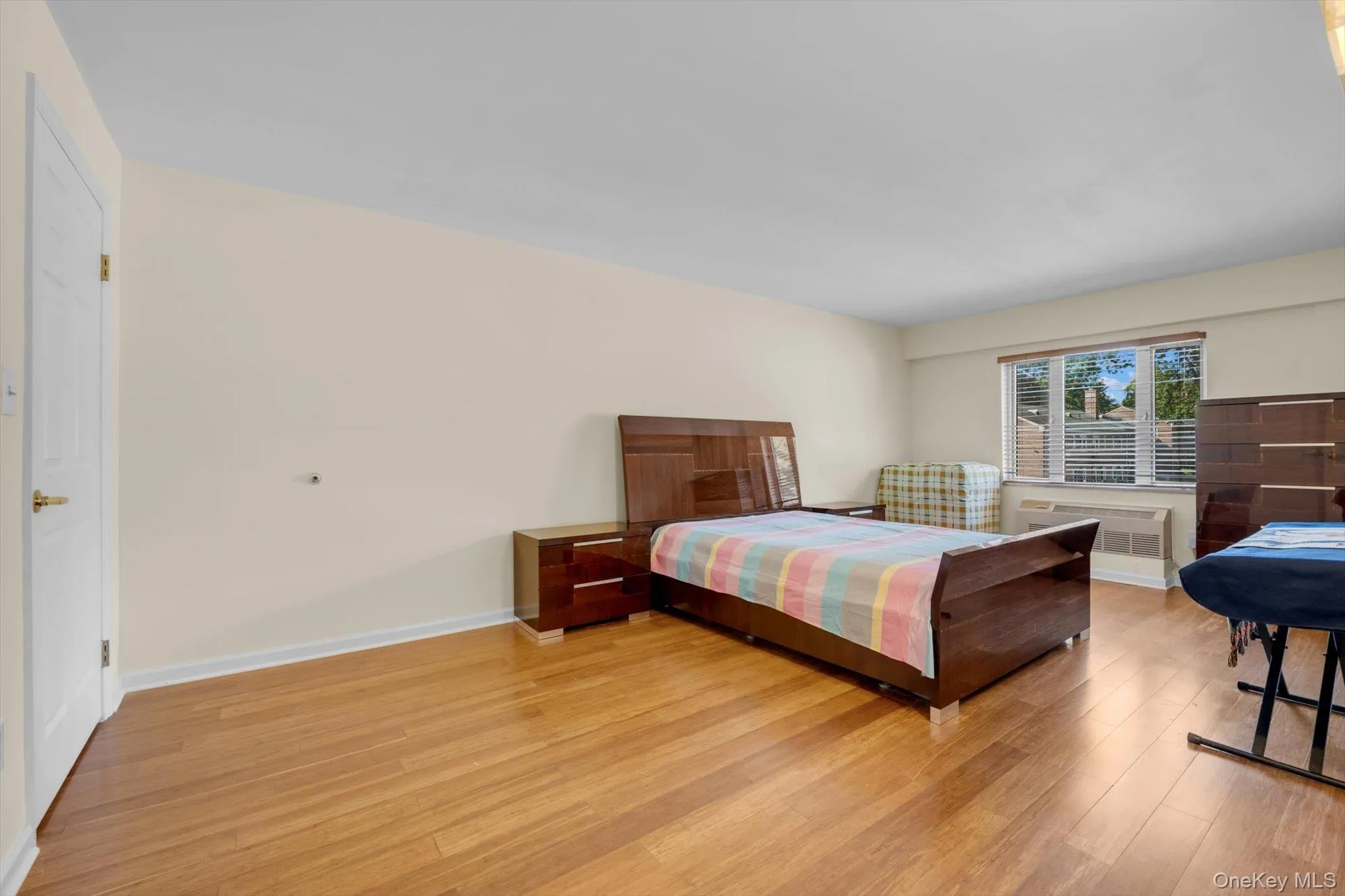 6434 Grand Central Parkway, New York, NY, 2 Bedrooms Bedrooms, 4 Rooms Rooms,2 BathroomsBathrooms,Residential,For Rent,Grand Central,0,1048069 6434 Grand Central Parkway, New York, NY, 2 Bedrooms Bedrooms, 4 Rooms Rooms,2 BathroomsBathrooms,Residential,For Rent,Grand Central,0,1048069