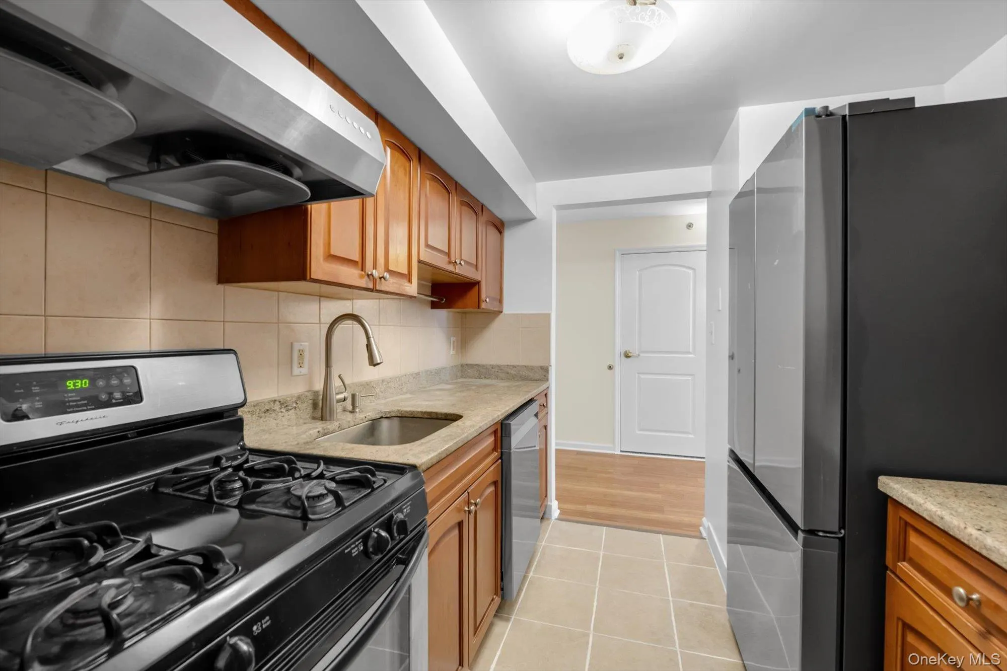 6434 Grand Central Parkway, New York, NY, 2 Bedrooms Bedrooms, 4 Rooms Rooms,2 BathroomsBathrooms,Residential,For Rent,Grand Central,0,1048069 6434 Grand Central Parkway, New York, NY, 2 Bedrooms Bedrooms, 4 Rooms Rooms,2 BathroomsBathrooms,Residential,For Rent,Grand Central,0,1048069