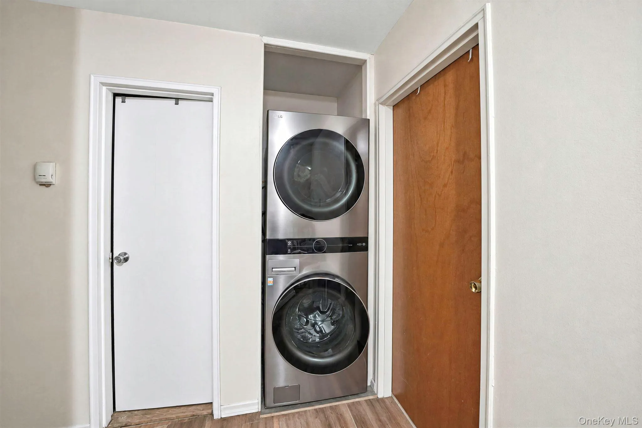 11 Glen Hollow Drive, Brookhaven, NY, 3 Bedrooms Bedrooms, 7 Rooms Rooms,2 BathroomsBathrooms,Residential,For Rent,Glen Hollow,0,1048070 11 Glen Hollow Drive, Brookhaven, NY, 3 Bedrooms Bedrooms, 7 Rooms Rooms,2 BathroomsBathrooms,Residential,For Rent,Glen Hollow,0,1048070