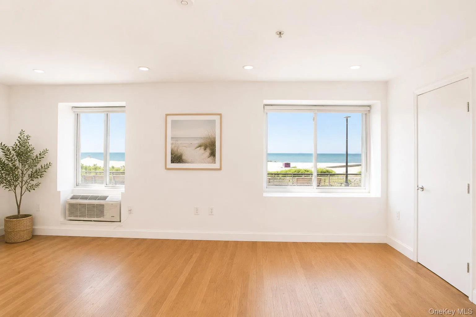 10 Franklin Boulevard, Long Beach, NY, 3 Rooms Rooms,1 BathroomBathrooms,Residential Lease,For Rent,Franklin,0,1048071 10 Franklin Boulevard, Long Beach, NY, 3 Rooms Rooms,1 BathroomBathrooms,Residential Lease,For Rent,Franklin,0,1048071