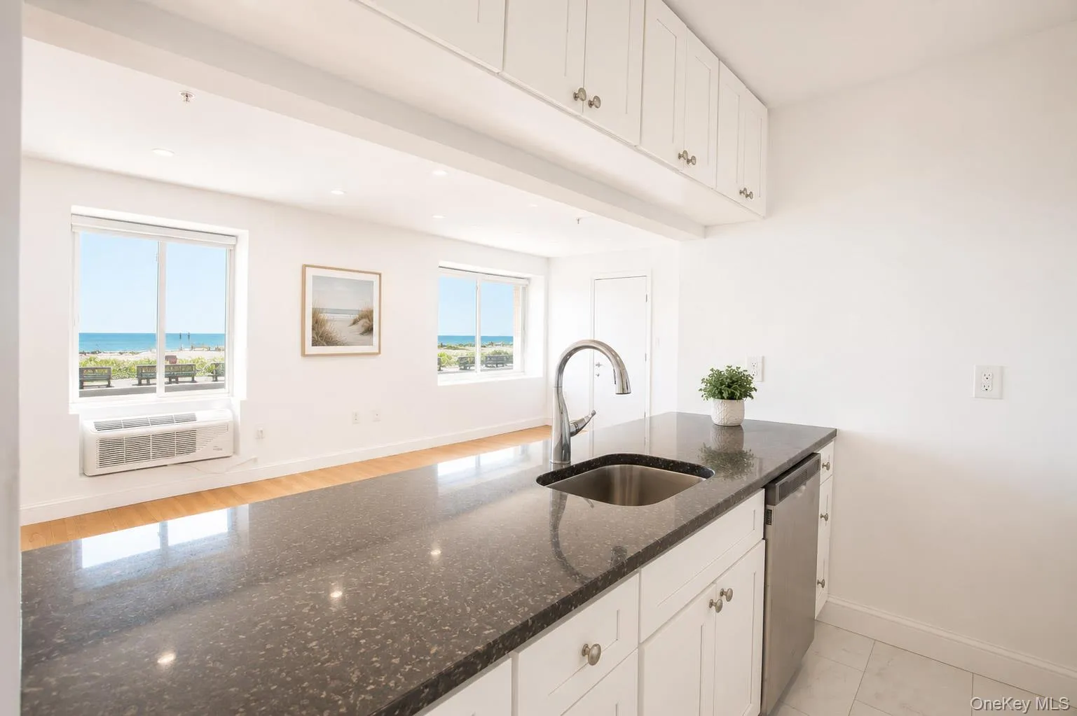 10 Franklin Boulevard, Long Beach, NY, 3 Rooms Rooms,1 BathroomBathrooms,Residential Lease,For Rent,Franklin,0,1048071 10 Franklin Boulevard, Long Beach, NY, 3 Rooms Rooms,1 BathroomBathrooms,Residential Lease,For Rent,Franklin,0,1048071