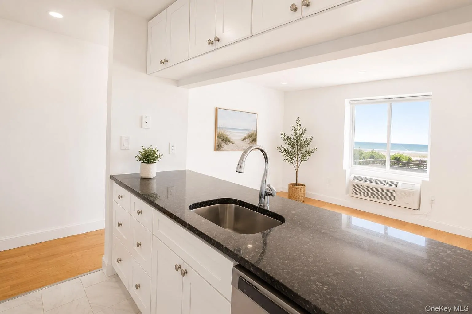 10 Franklin Boulevard, Long Beach, NY, 3 Rooms Rooms,1 BathroomBathrooms,Residential Lease,For Rent,Franklin,0,1048071 10 Franklin Boulevard, Long Beach, NY, 3 Rooms Rooms,1 BathroomBathrooms,Residential Lease,For Rent,Franklin,0,1048071