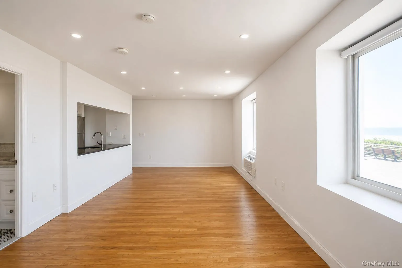 10 Franklin Boulevard, Long Beach, NY, 3 Rooms Rooms,1 BathroomBathrooms,Residential Lease,For Rent,Franklin,0,1048071 10 Franklin Boulevard, Long Beach, NY, 3 Rooms Rooms,1 BathroomBathrooms,Residential Lease,For Rent,Franklin,0,1048071