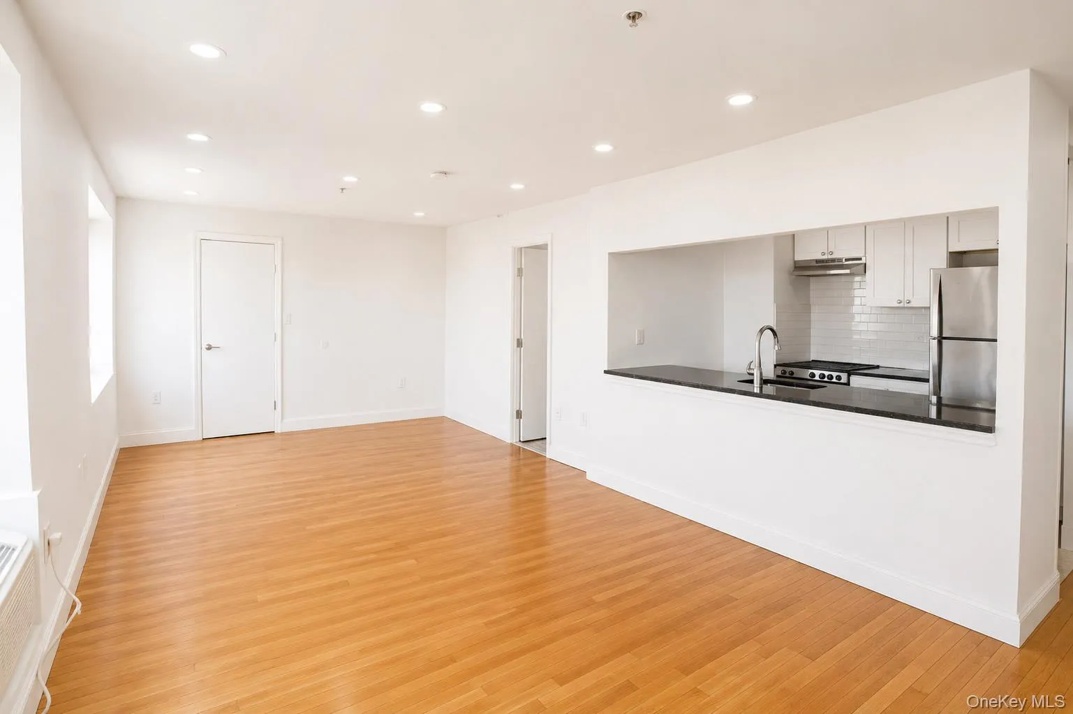 10 Franklin Boulevard, Long Beach, NY, 3 Rooms Rooms,1 BathroomBathrooms,Residential Lease,For Rent,Franklin,0,1048071 10 Franklin Boulevard, Long Beach, NY, 3 Rooms Rooms,1 BathroomBathrooms,Residential Lease,For Rent,Franklin,0,1048071
