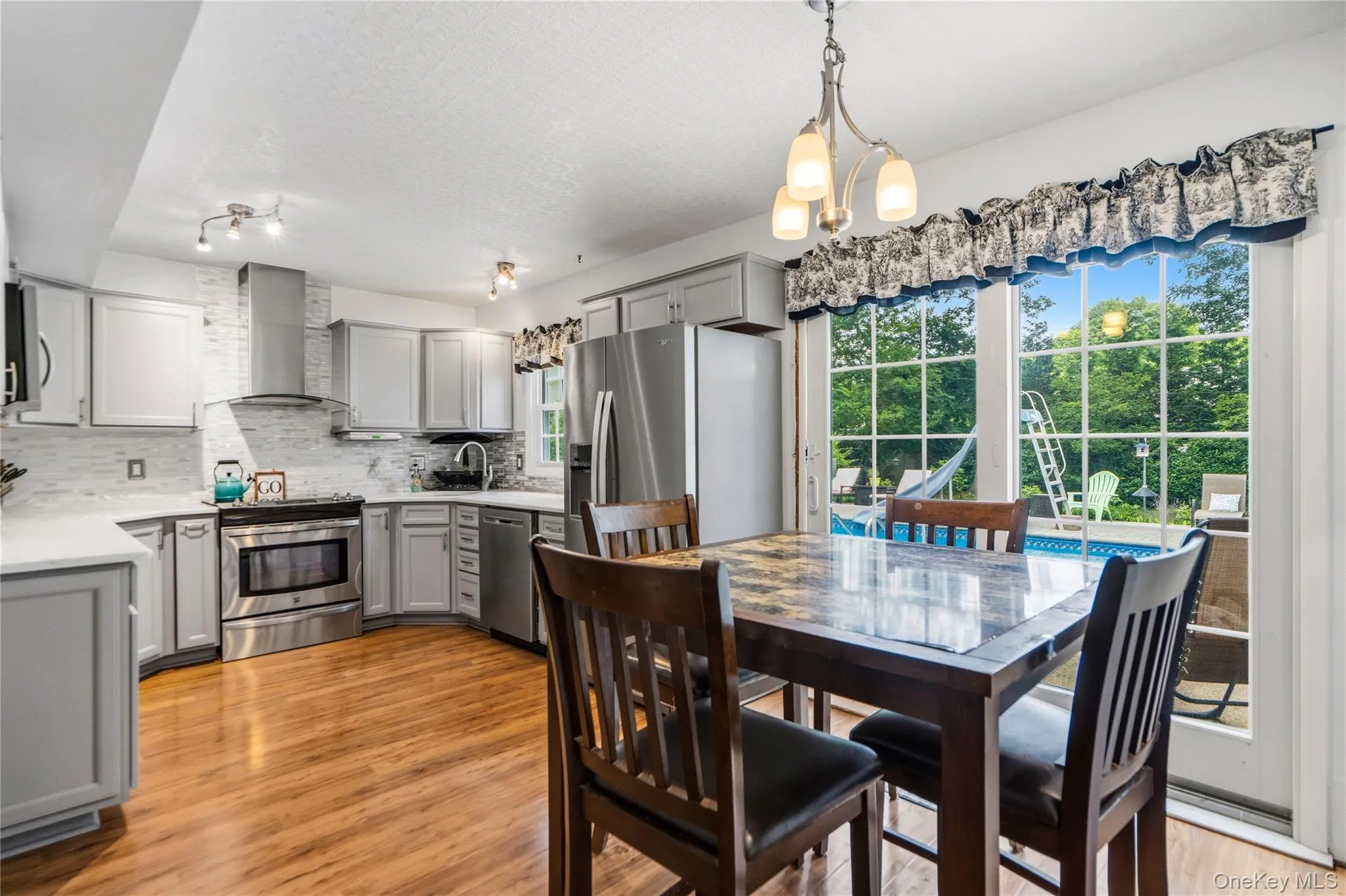 3 Palfrey Street, Brookhaven, NY, 4 Bedrooms Bedrooms, 9 Rooms Rooms,2 BathroomsBathrooms,Residential,For Rent,Palfrey,0,1048074 3 Palfrey Street, Brookhaven, NY, 4 Bedrooms Bedrooms, 9 Rooms Rooms,2 BathroomsBathrooms,Residential,For Rent,Palfrey,0,1048074