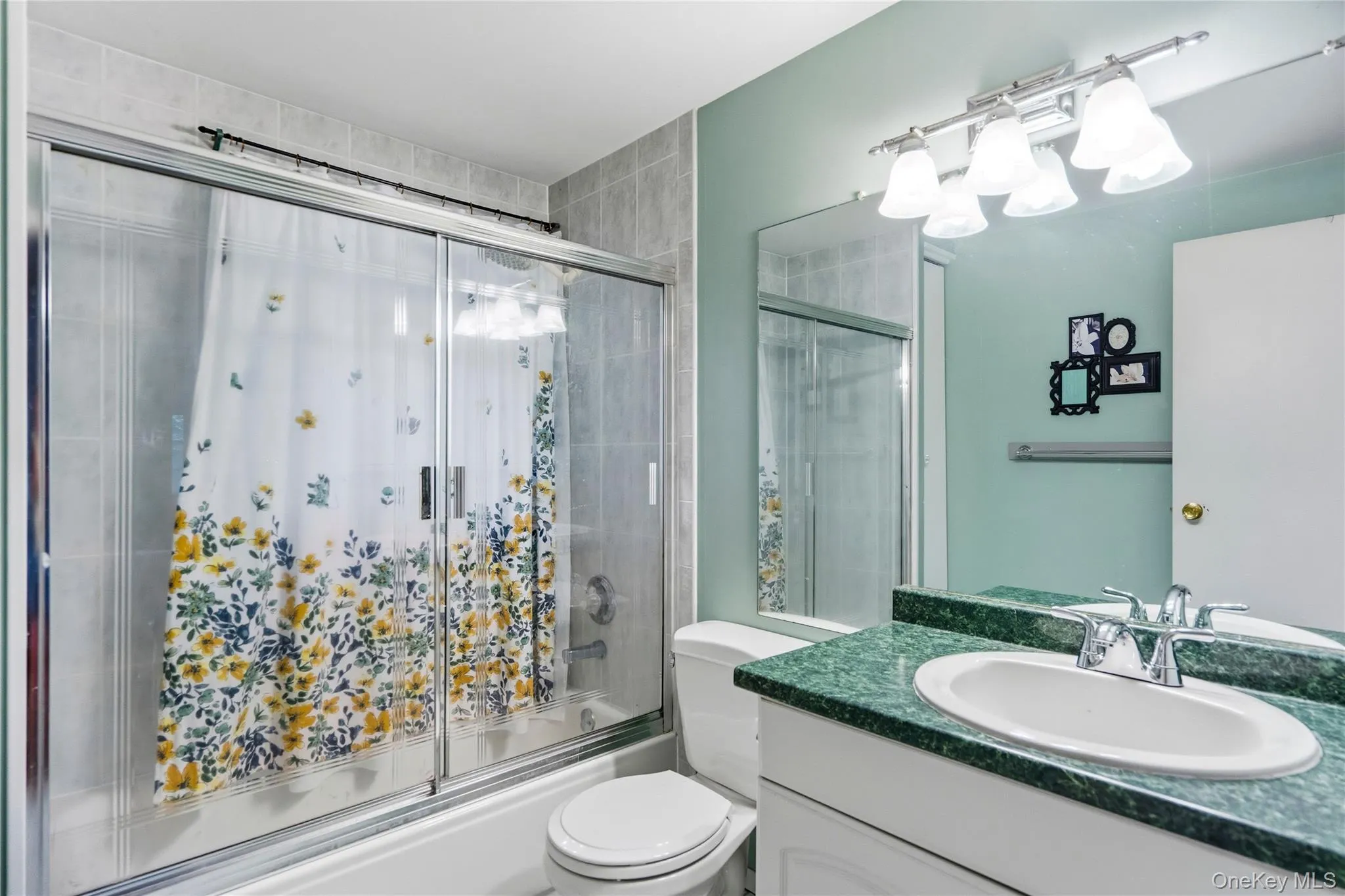 3 Palfrey Street, Brookhaven, NY, 4 Bedrooms Bedrooms, 9 Rooms Rooms,2 BathroomsBathrooms,Residential,For Rent,Palfrey,0,1048074 3 Palfrey Street, Brookhaven, NY, 4 Bedrooms Bedrooms, 9 Rooms Rooms,2 BathroomsBathrooms,Residential,For Rent,Palfrey,0,1048074