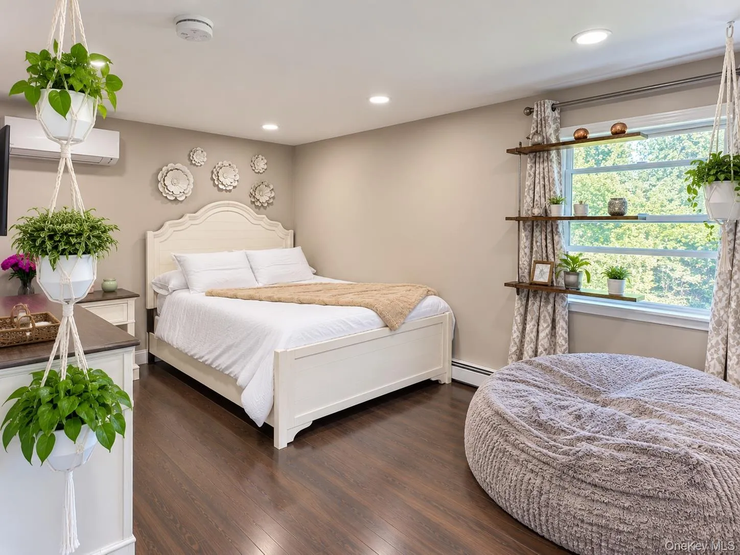 9 Sugarbush Lane, Brookhaven, NY, 4 Bedrooms Bedrooms, 8 Rooms Rooms,2 BathroomsBathrooms,Residential,For Rent,Sugarbush,0,1048076 9 Sugarbush Lane, Brookhaven, NY, 4 Bedrooms Bedrooms, 8 Rooms Rooms,2 BathroomsBathrooms,Residential,For Rent,Sugarbush,0,1048076