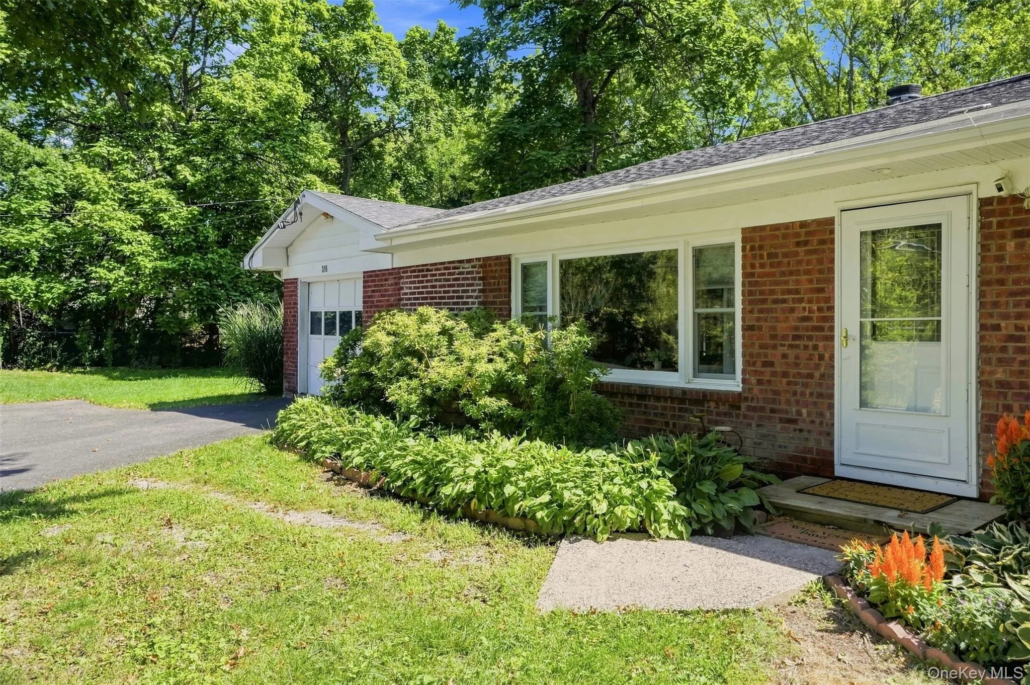 316 State Route 32, New Paltz, NY, 3 Bedrooms Bedrooms, 5 Rooms Rooms,2 BathroomsBathrooms,Residential,For Rent,State Route 32,0,1048078 316 State Route 32, New Paltz, NY, 3 Bedrooms Bedrooms, 5 Rooms Rooms,2 BathroomsBathrooms,Residential,For Rent,State Route 32,0,1048078
