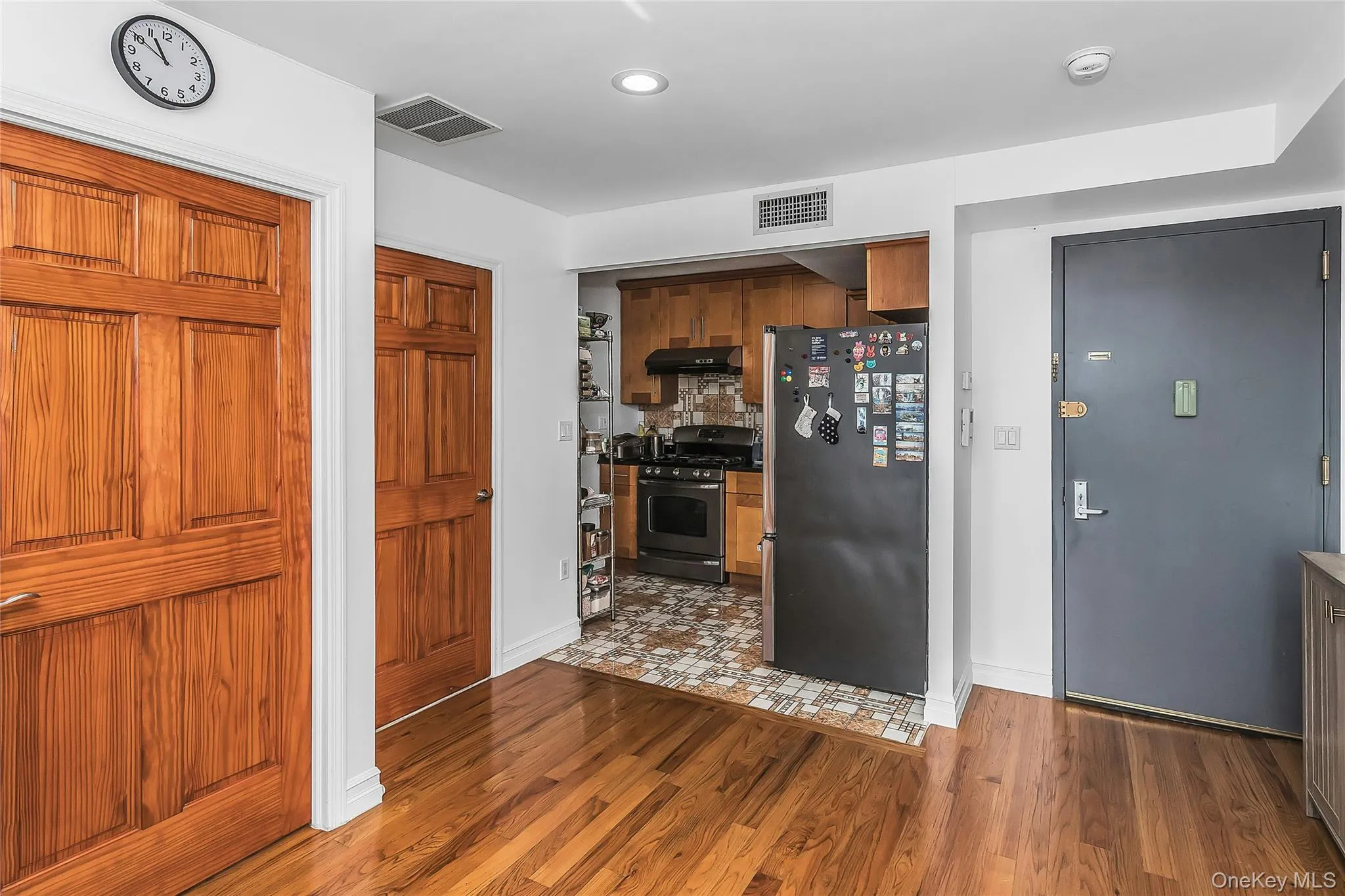 85-10 Elmhurst Avenue, New York, NY, 2 Bedrooms Bedrooms, 4 Rooms Rooms,2 BathroomsBathrooms,Residential,For Rent,Elmhurst,0,1048082 85-10 Elmhurst Avenue, New York, NY, 2 Bedrooms Bedrooms, 4 Rooms Rooms,2 BathroomsBathrooms,Residential,For Rent,Elmhurst,0,1048082