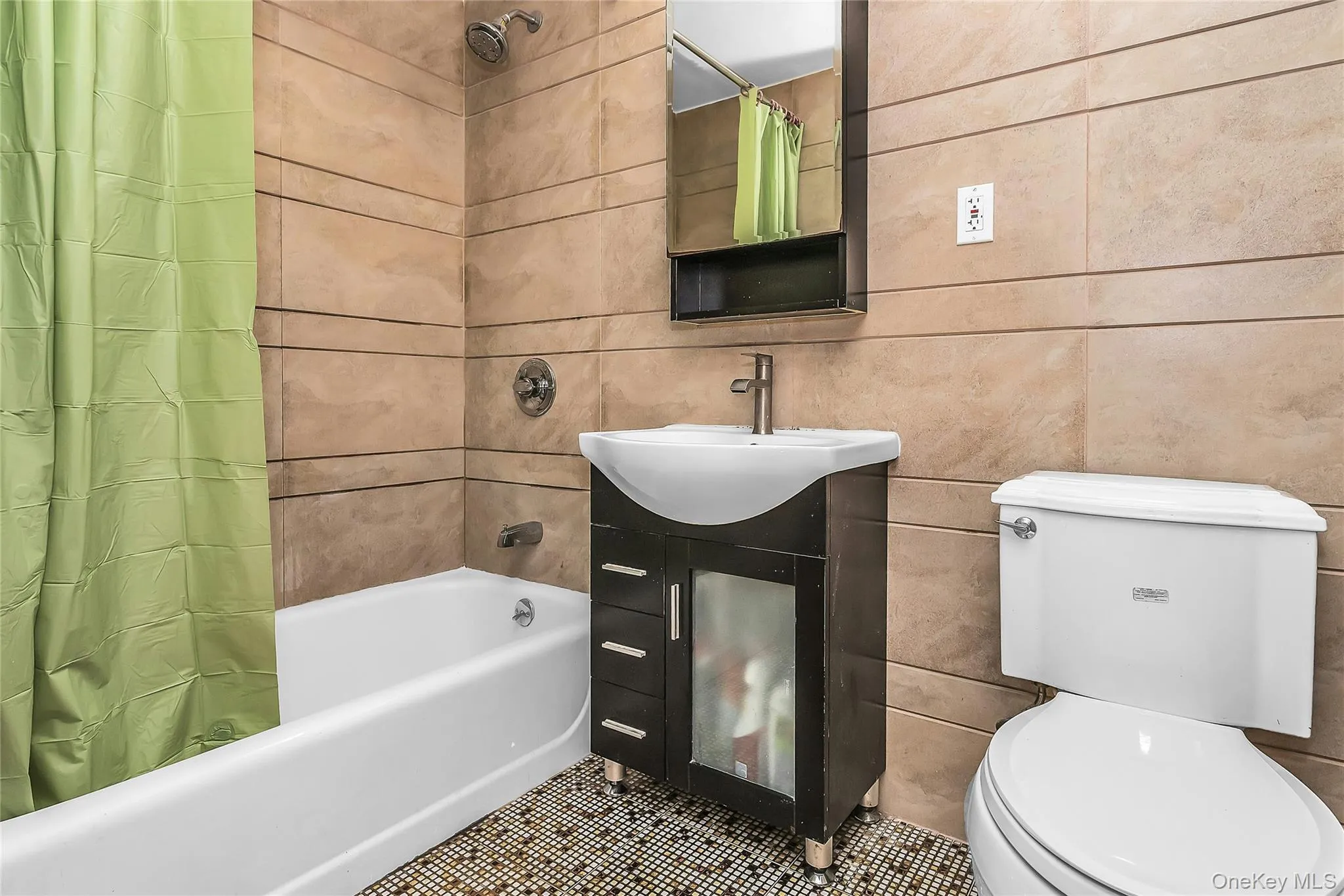 85-10 Elmhurst Avenue, New York, NY, 2 Bedrooms Bedrooms, 4 Rooms Rooms,2 BathroomsBathrooms,Residential,For Rent,Elmhurst,0,1048082 85-10 Elmhurst Avenue, New York, NY, 2 Bedrooms Bedrooms, 4 Rooms Rooms,2 BathroomsBathrooms,Residential,For Rent,Elmhurst,0,1048082