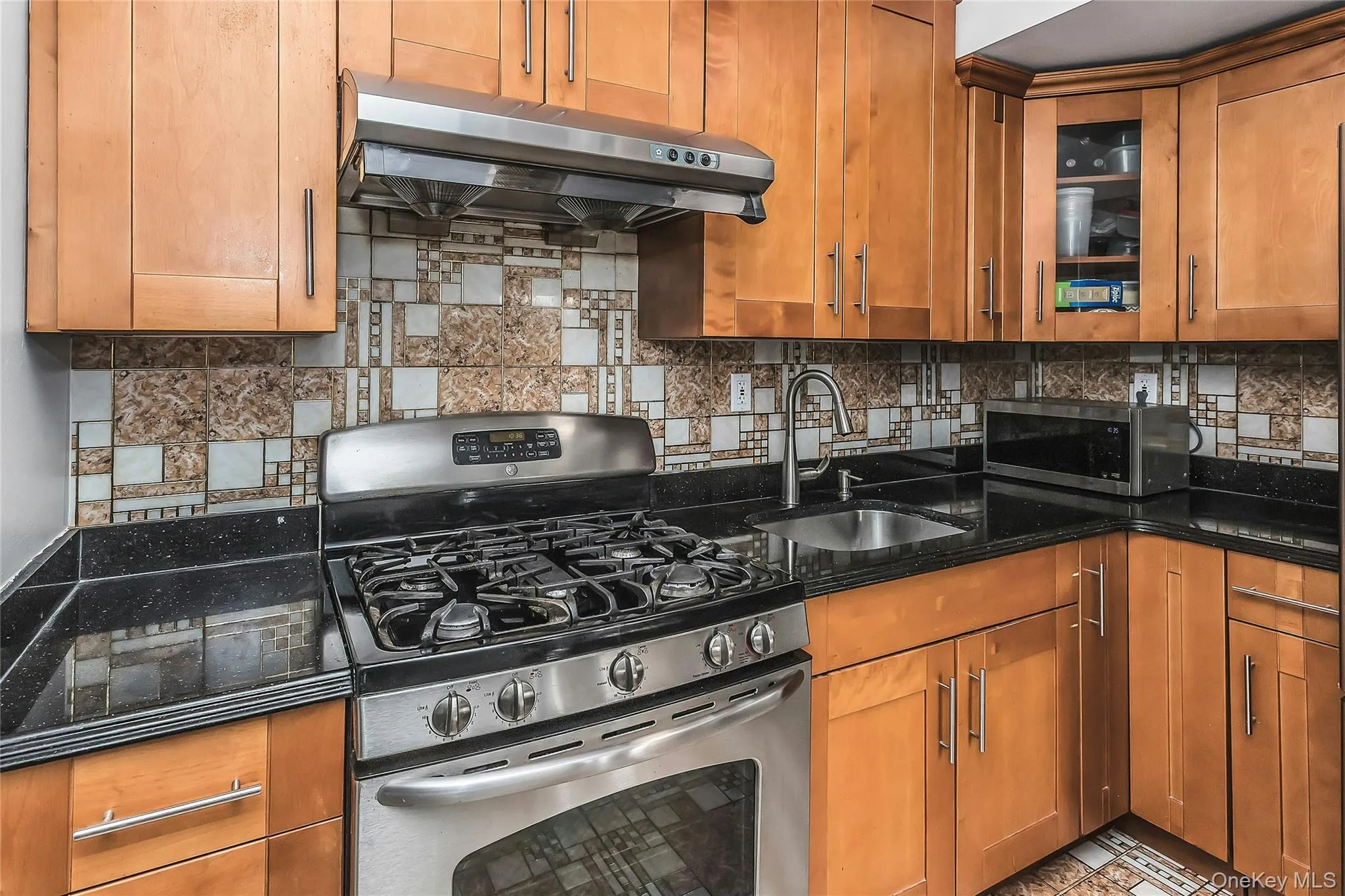 85-10 Elmhurst Avenue, New York, NY, 2 Bedrooms Bedrooms, 4 Rooms Rooms,2 BathroomsBathrooms,Residential,For Rent,Elmhurst,0,1048082 85-10 Elmhurst Avenue, New York, NY, 2 Bedrooms Bedrooms, 4 Rooms Rooms,2 BathroomsBathrooms,Residential,For Rent,Elmhurst,0,1048082