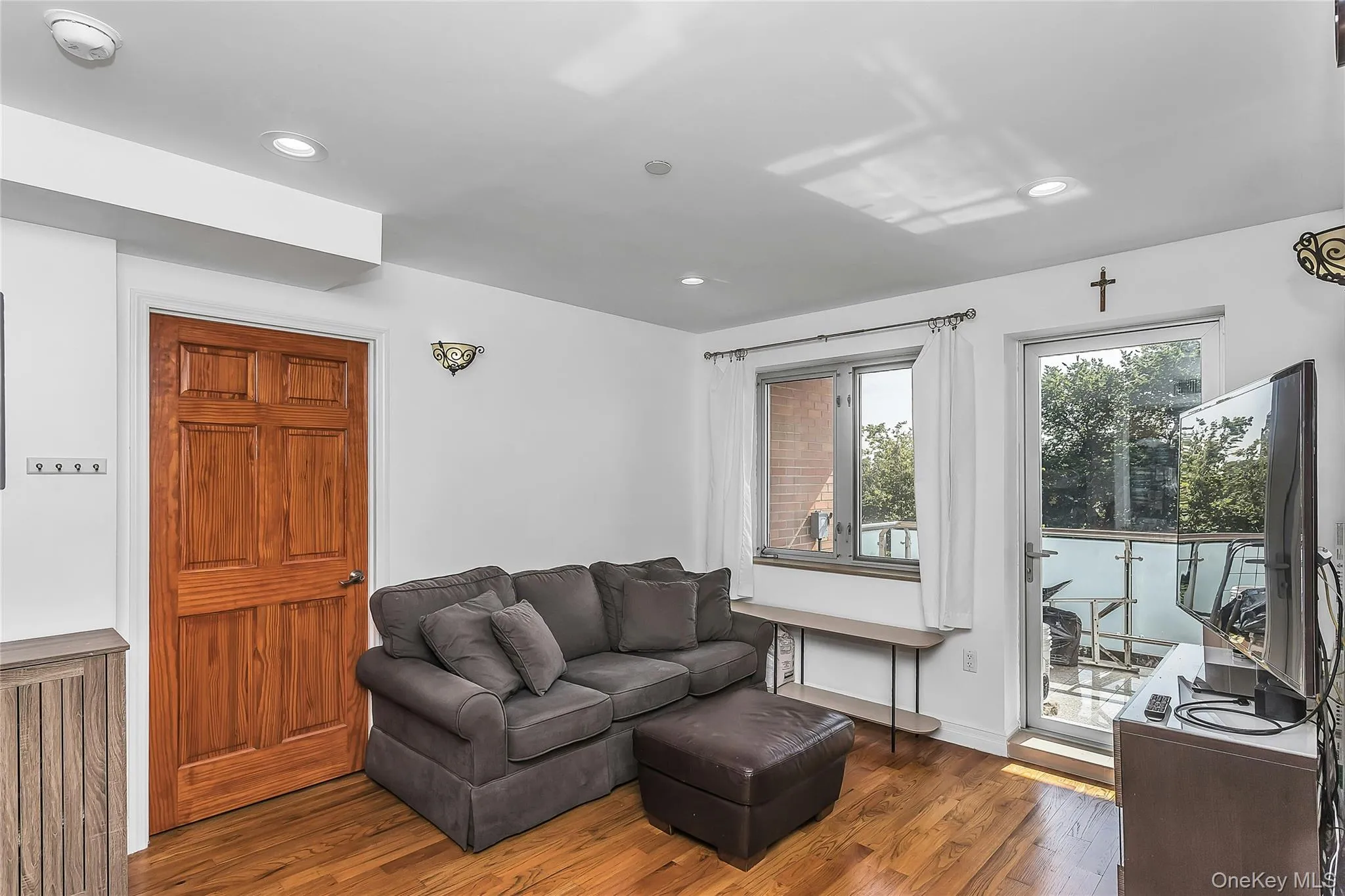 85-10 Elmhurst Avenue, New York, NY, 2 Bedrooms Bedrooms, 4 Rooms Rooms,2 BathroomsBathrooms,Residential,For Rent,Elmhurst,0,1048082 85-10 Elmhurst Avenue, New York, NY, 2 Bedrooms Bedrooms, 4 Rooms Rooms,2 BathroomsBathrooms,Residential,For Rent,Elmhurst,0,1048082