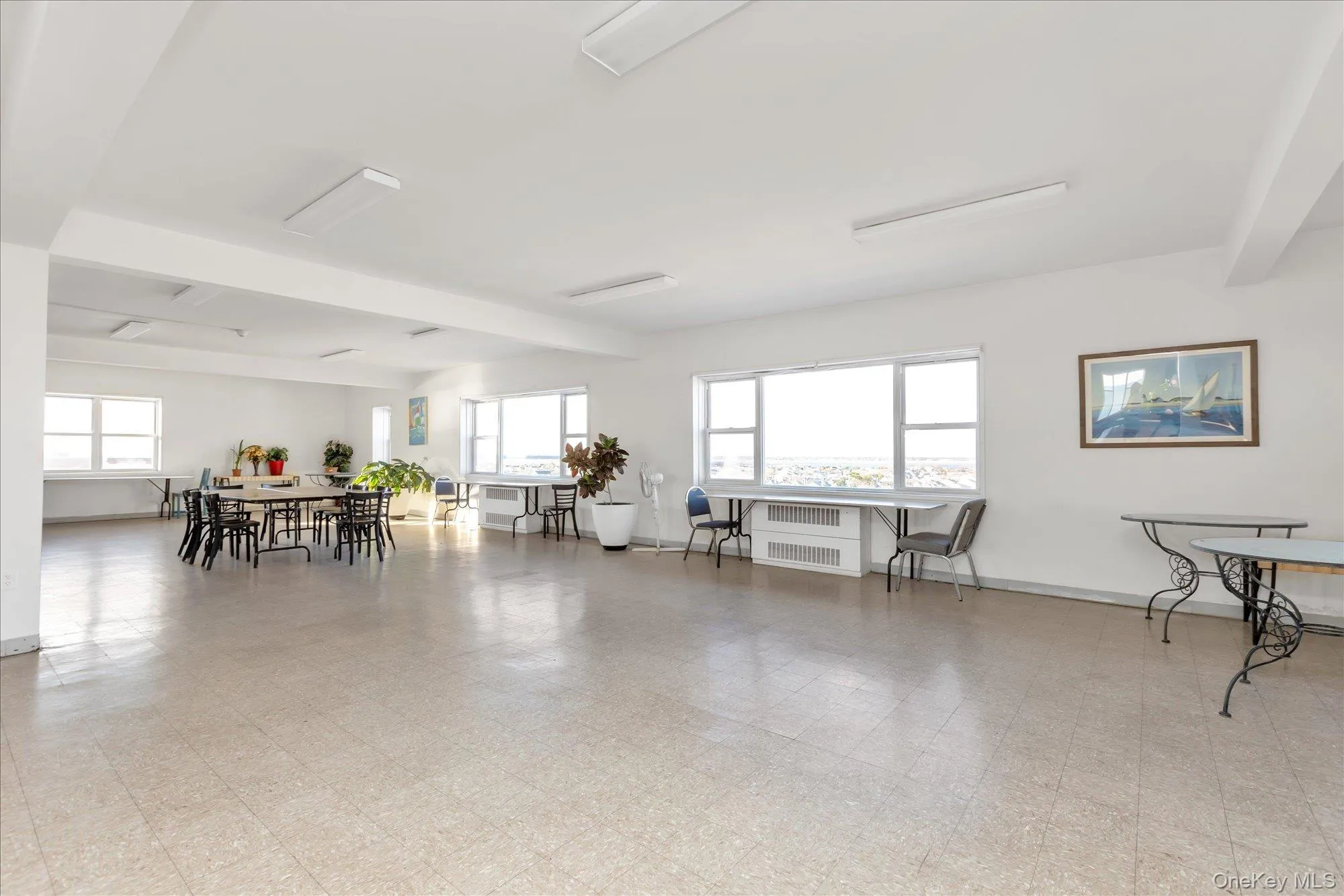 370 Broadway, Long Beach, NY, 1 Bedroom Bedrooms, 3 Rooms Rooms,1 BathroomBathrooms,Residential,For Rent,Broadway,0,1048087 370 Broadway, Long Beach, NY, 1 Bedroom Bedrooms, 3 Rooms Rooms,1 BathroomBathrooms,Residential,For Rent,Broadway,0,1048087