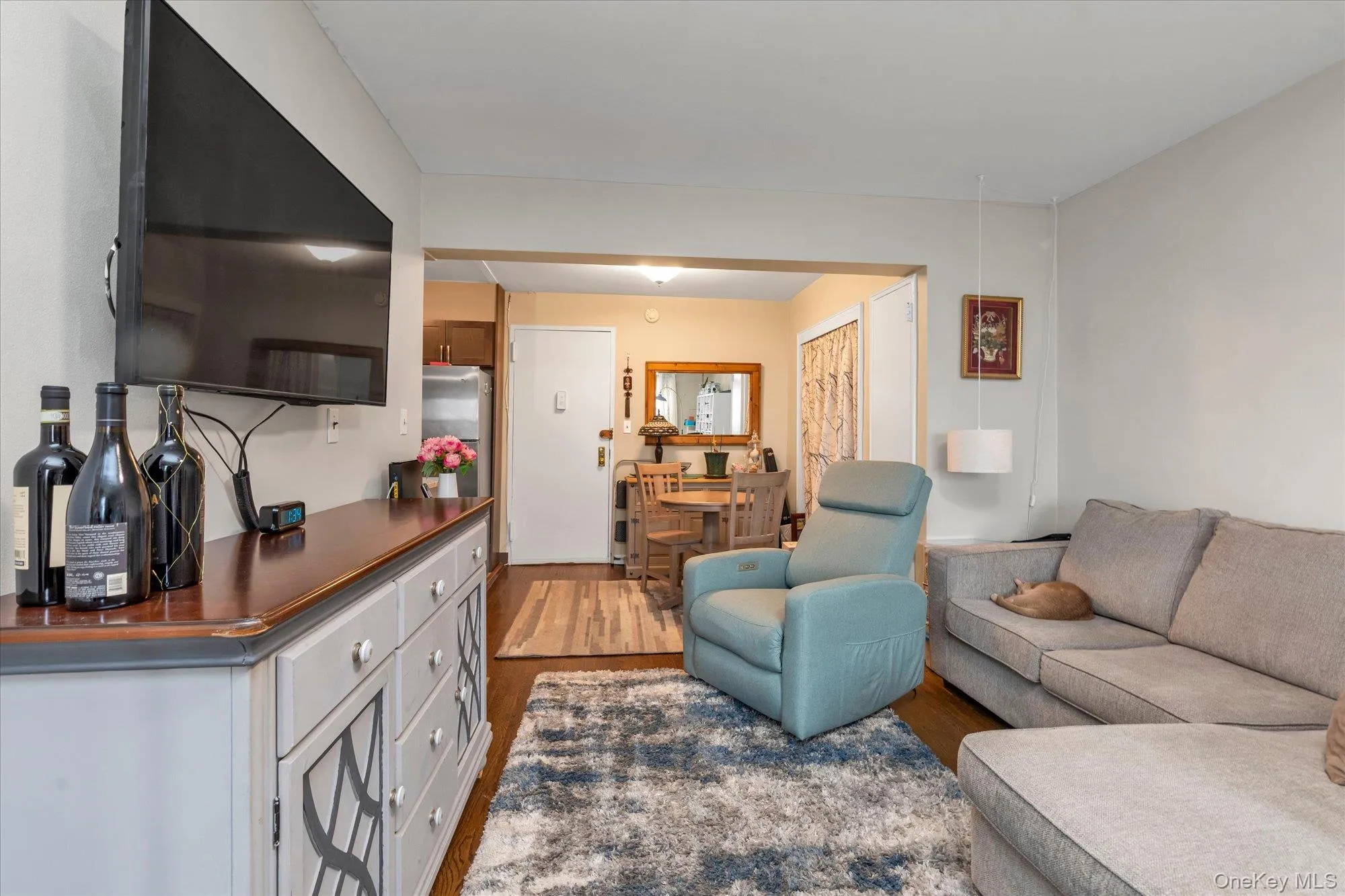 370 Broadway, Long Beach, NY, 1 Bedroom Bedrooms, 3 Rooms Rooms,1 BathroomBathrooms,Residential,For Rent,Broadway,0,1048087 370 Broadway, Long Beach, NY, 1 Bedroom Bedrooms, 3 Rooms Rooms,1 BathroomBathrooms,Residential,For Rent,Broadway,0,1048087