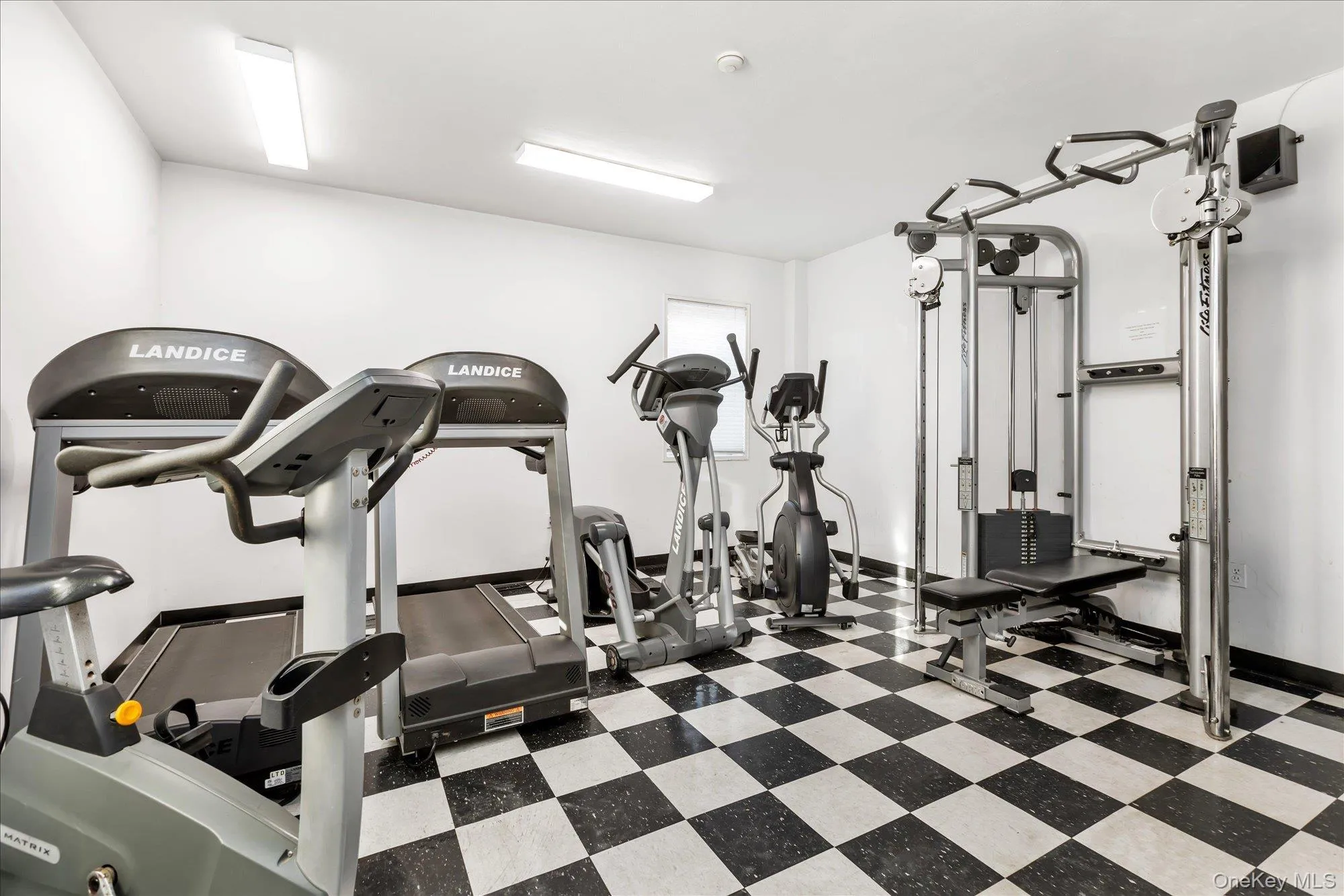 370 Broadway, Long Beach, NY, 1 Bedroom Bedrooms, 3 Rooms Rooms,1 BathroomBathrooms,Residential,For Rent,Broadway,0,1048087 370 Broadway, Long Beach, NY, 1 Bedroom Bedrooms, 3 Rooms Rooms,1 BathroomBathrooms,Residential,For Rent,Broadway,0,1048087