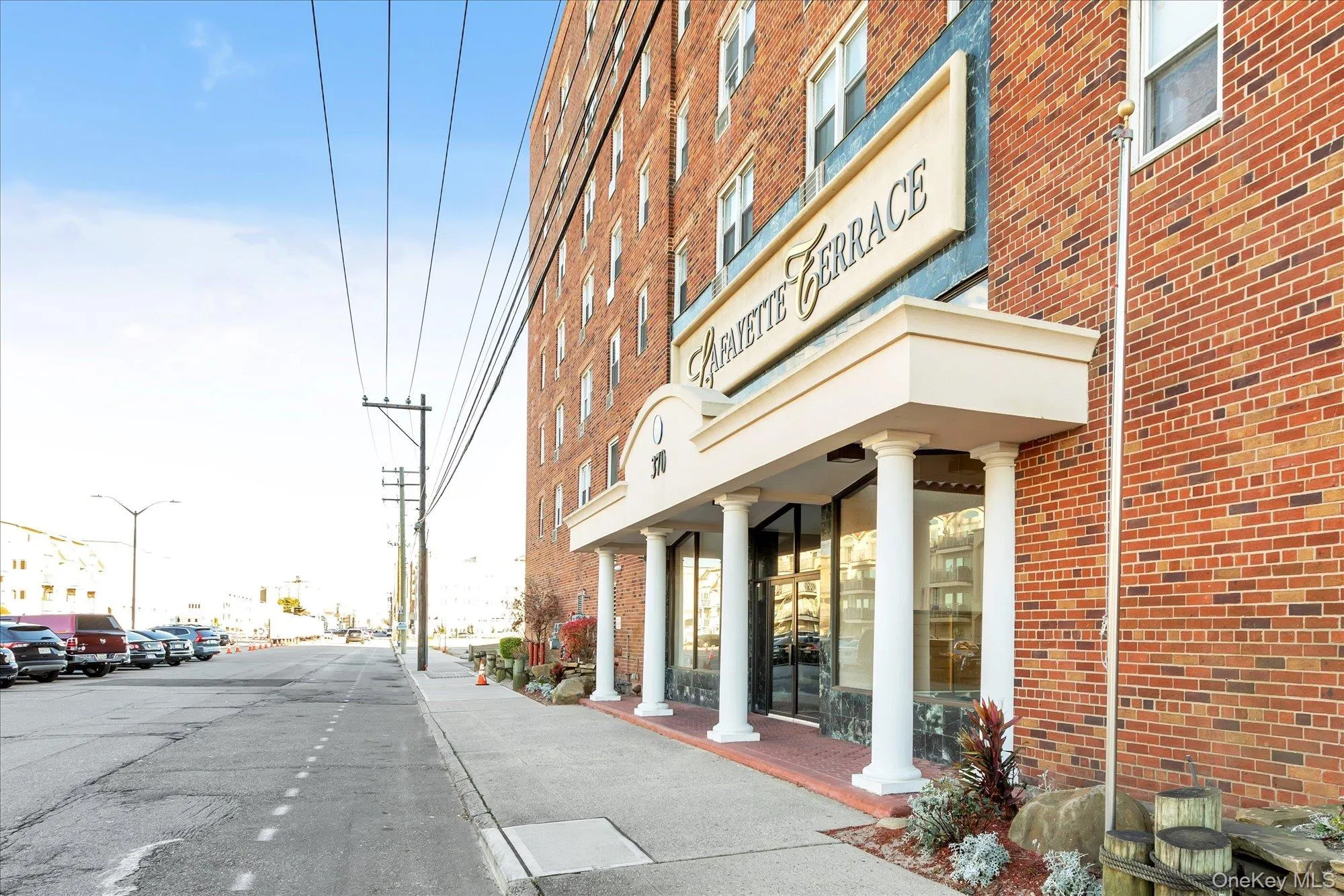 370 Broadway, Long Beach, NY, 1 Bedroom Bedrooms, 3 Rooms Rooms,1 BathroomBathrooms,Residential,For Rent,Broadway,0,1048087 370 Broadway, Long Beach, NY, 1 Bedroom Bedrooms, 3 Rooms Rooms,1 BathroomBathrooms,Residential,For Rent,Broadway,0,1048087